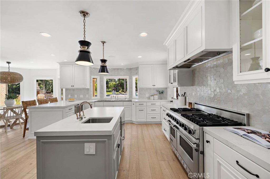 Laguna Hills, California, 92653, United States, 7 Bedrooms Bedrooms, ,5 BathroomsBathrooms,Residential,For Sale,1941687