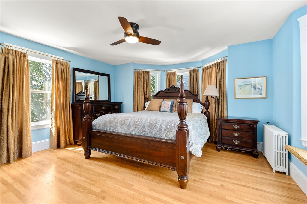 Newton, Massachusetts, 02458, United States, 5 Bedrooms Bedrooms, ,4 BathroomsBathrooms,Residential,For Sale,1941717