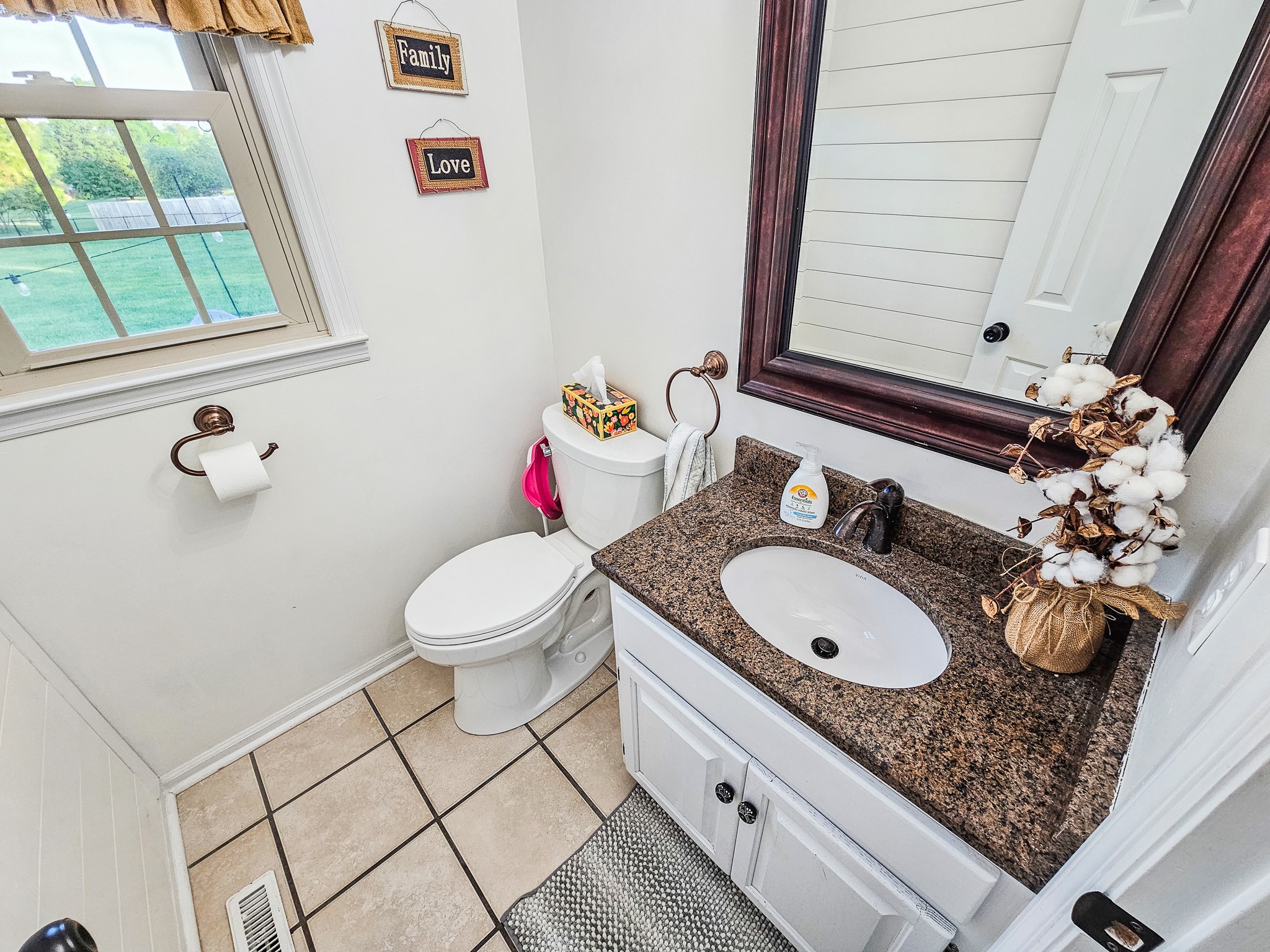 Tullahoma, Tennessee, 37388, United States, 3 Bedrooms Bedrooms, ,4 BathroomsBathrooms,Residential,For Sale,1794204