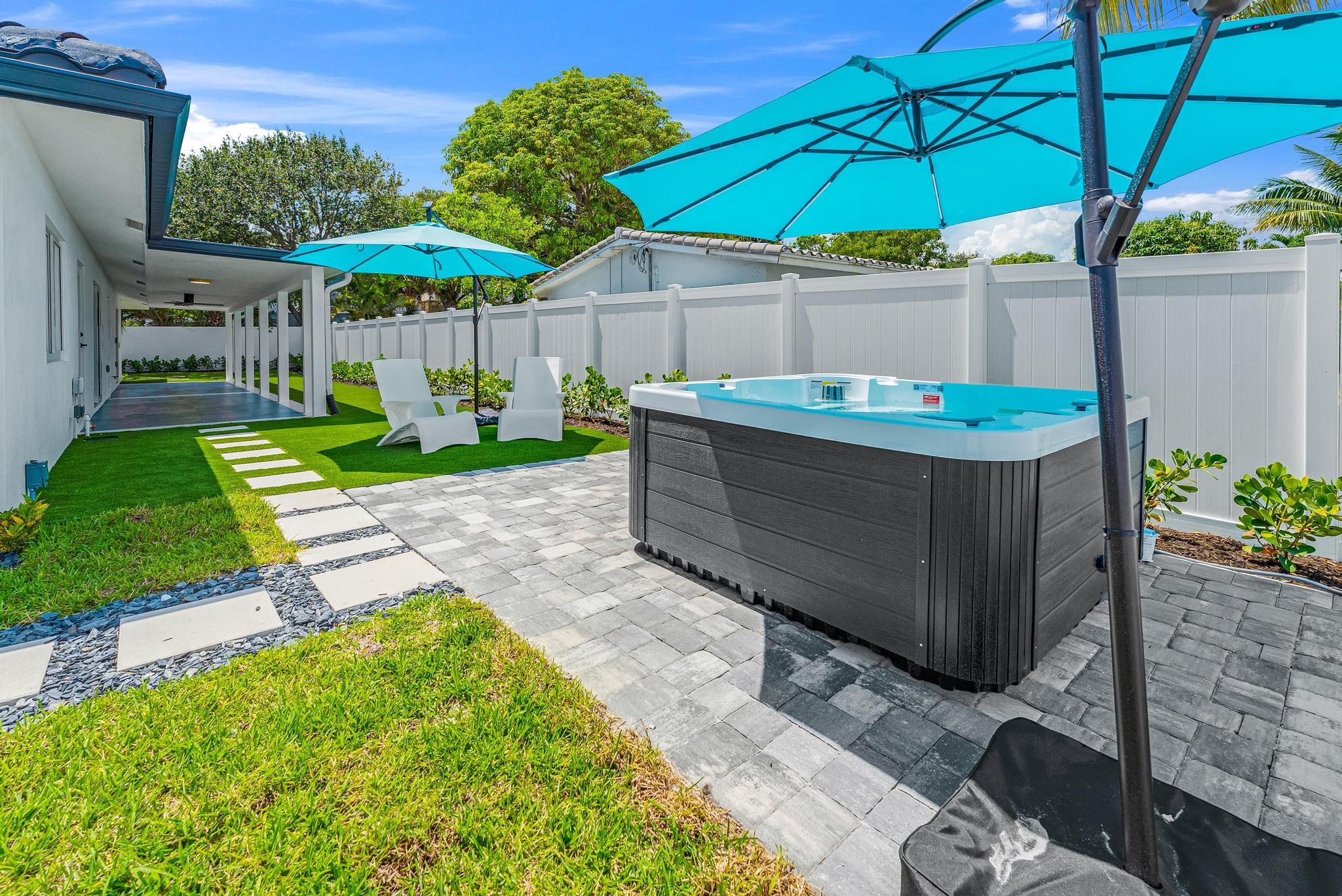 Boca Raton, Florida, 33487, United States, 3 Bedrooms Bedrooms, ,2 BathroomsBathrooms,Residential,For Sale,1904233