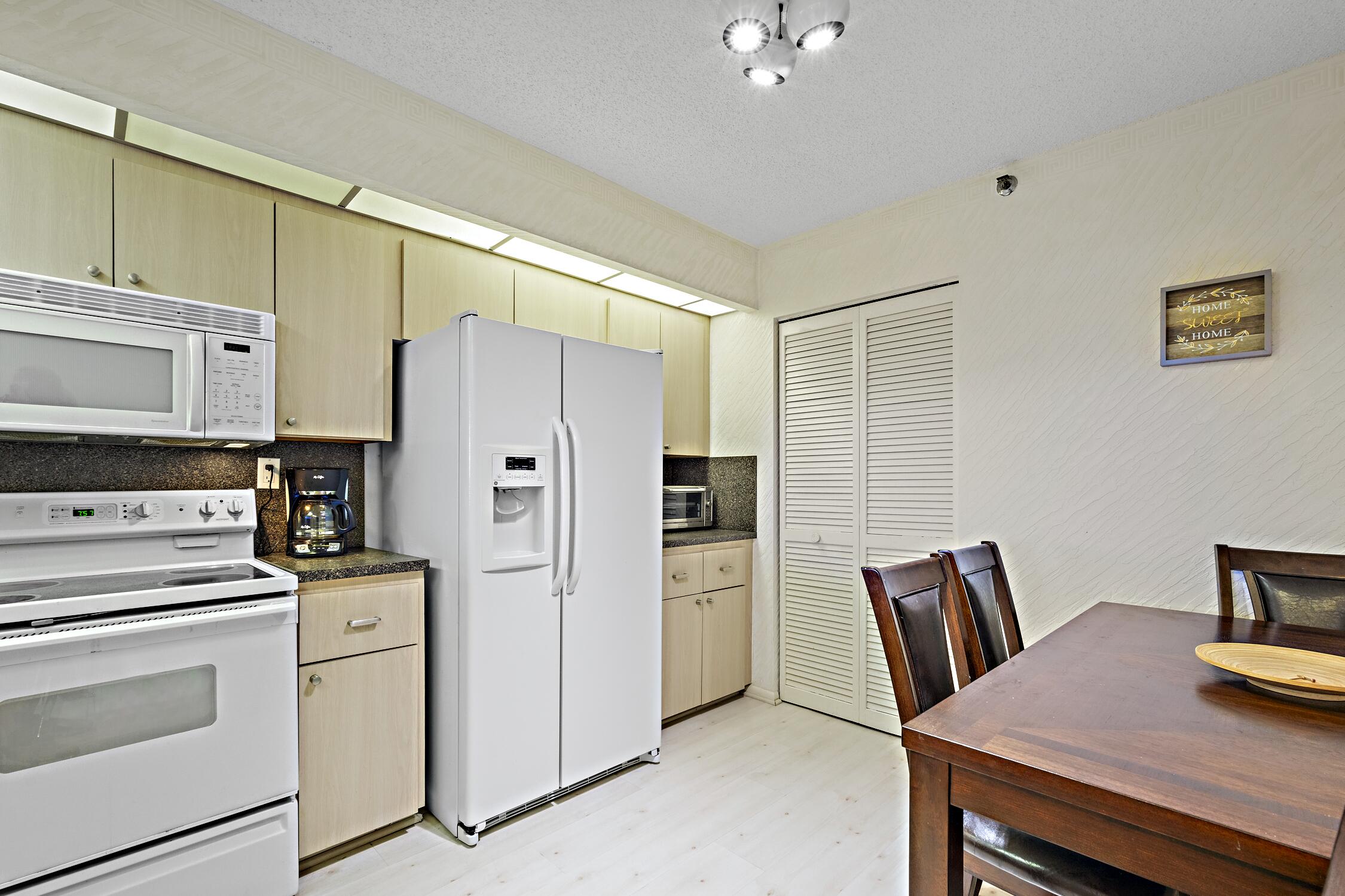 Highland Beach, Florida, 33487, United States, 2 Bedrooms Bedrooms, ,2 BathroomsBathrooms,Residential,For Sale,1827677