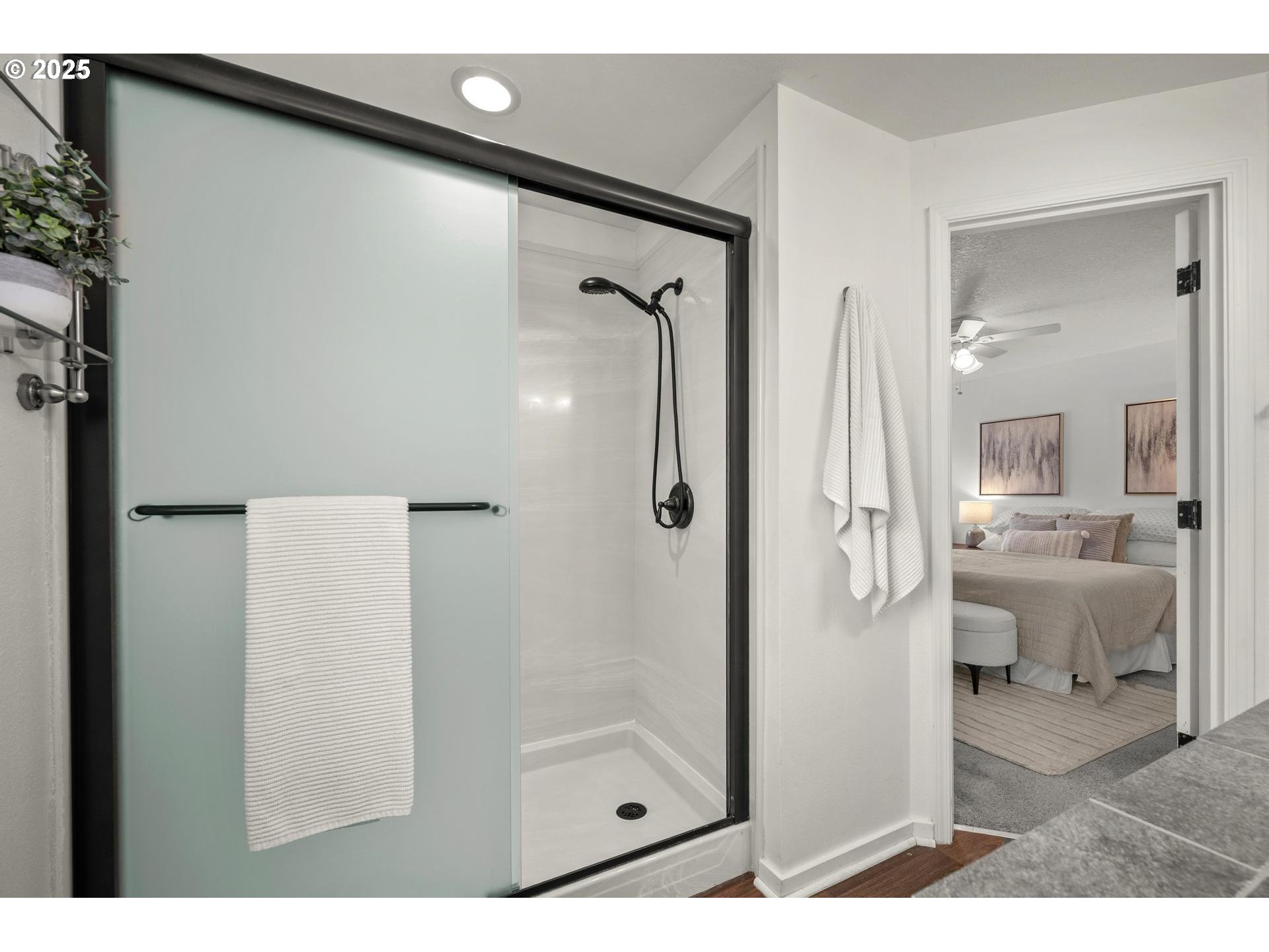 Hillsboro, Oregon, 97124, United States, 3 Bedrooms Bedrooms, ,2 BathroomsBathrooms,Residential,For Sale,1865919