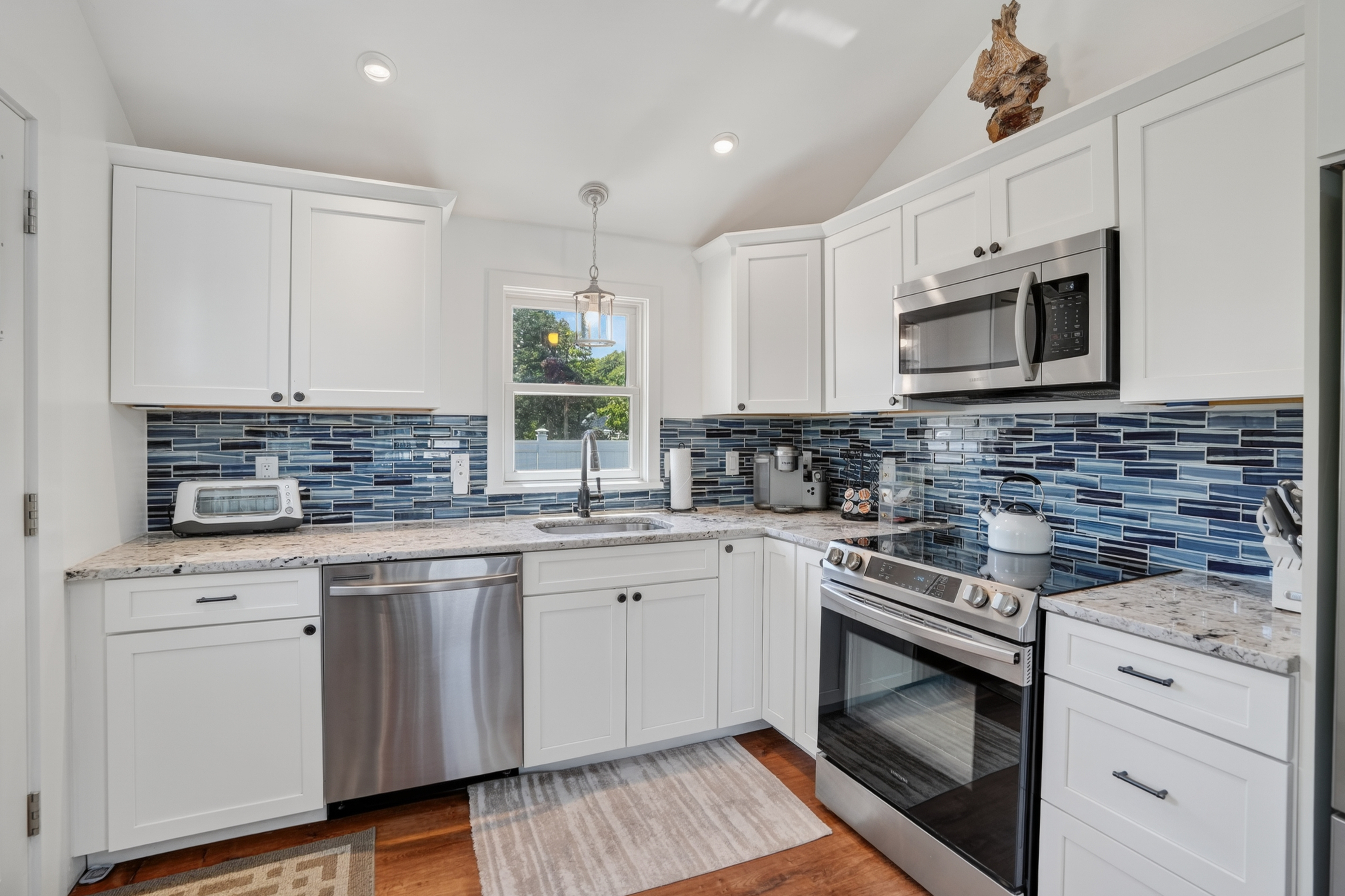  Rare Downtown Vineyard Haven Compound Offering - 物件實景
