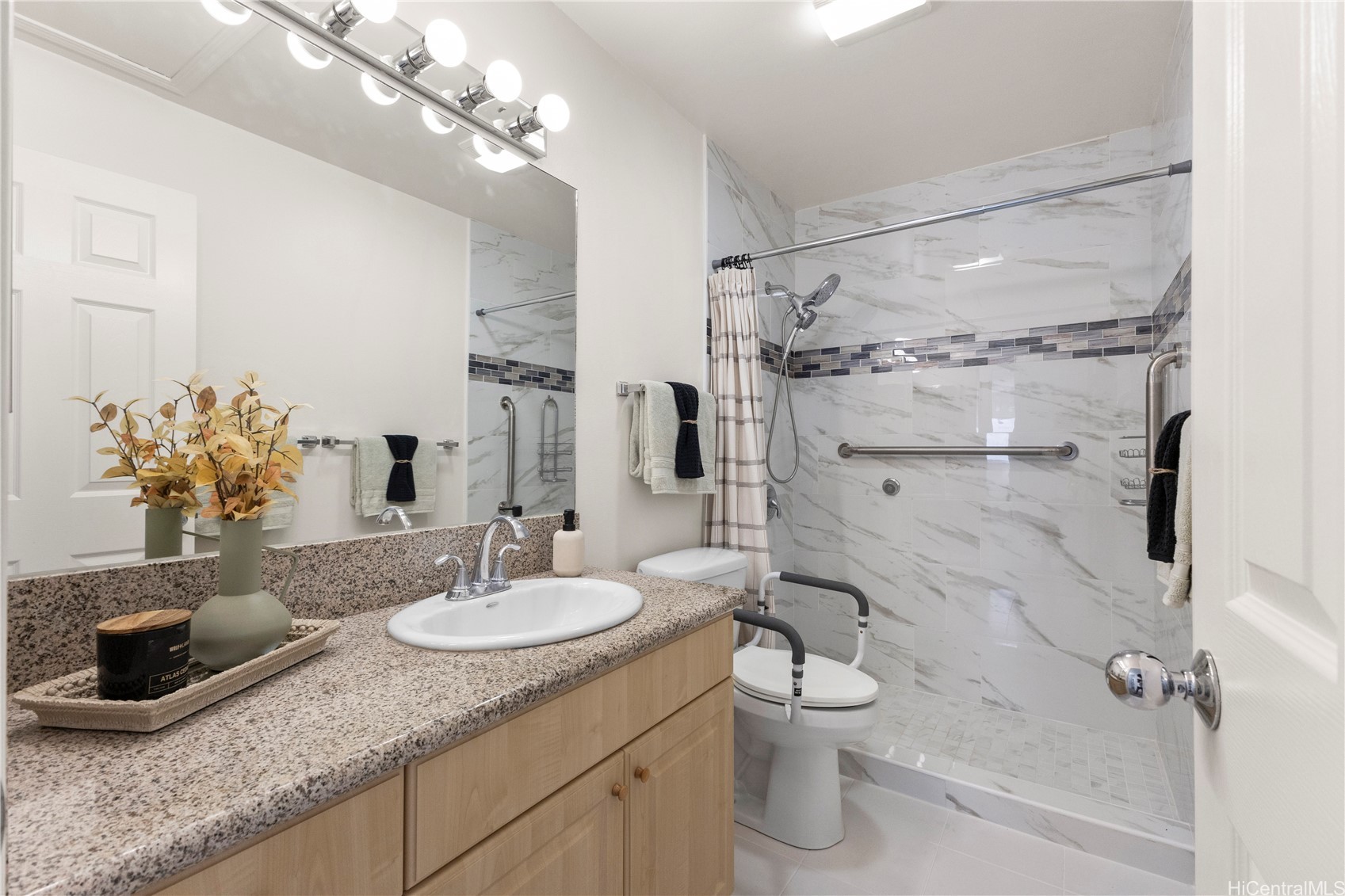 Honolulu, Hawaii, 96813, United States, 4 Bedrooms Bedrooms, ,3 BathroomsBathrooms,Residential,For Sale,1989434