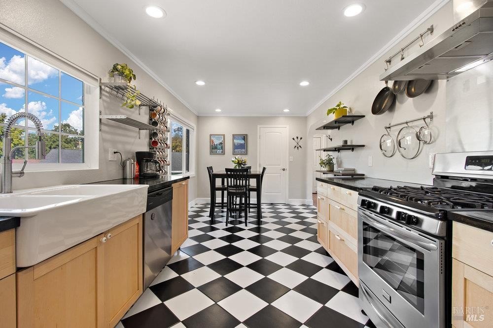 Benicia, California, 94510, United States, 2 Bedrooms Bedrooms, ,1 BathroomBathrooms,Residential,For Sale,1966169