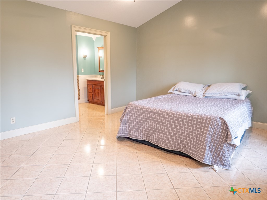 Victoria, Texas, 77905, United States, 5 Bedrooms Bedrooms, ,4 BathroomsBathrooms,Residential,For Sale,1989033