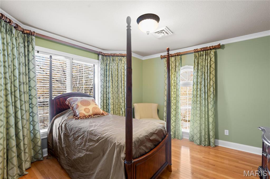 Charleston, Missouri, 63834, United States, 5 Bedrooms Bedrooms, ,4 BathroomsBathrooms,Residential,For Sale,1938215