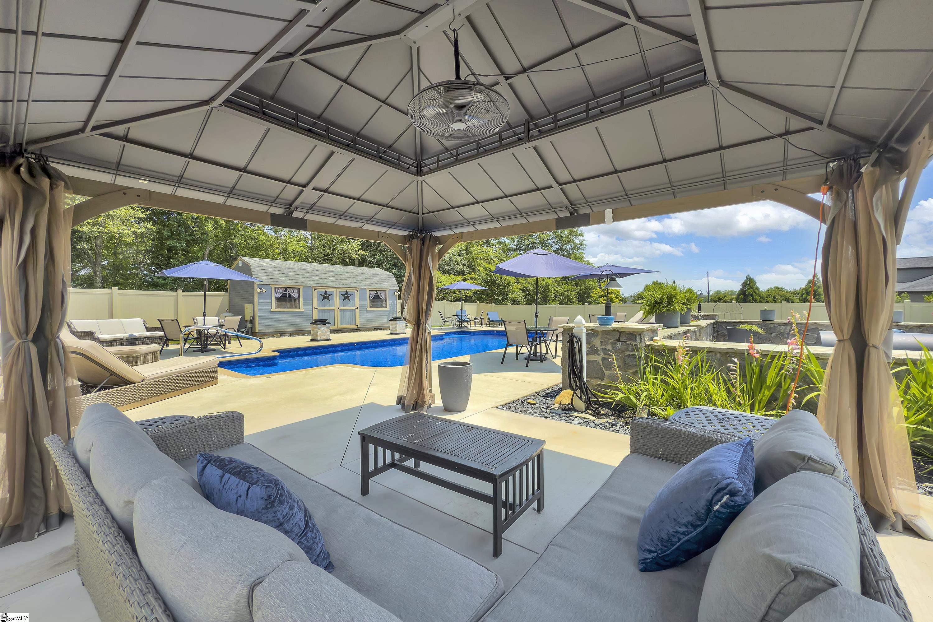 Simpsonville, South Carolina, 29681, United States, 5 Bedrooms Bedrooms, ,4 BathroomsBathrooms,Residential,For Sale,1885438