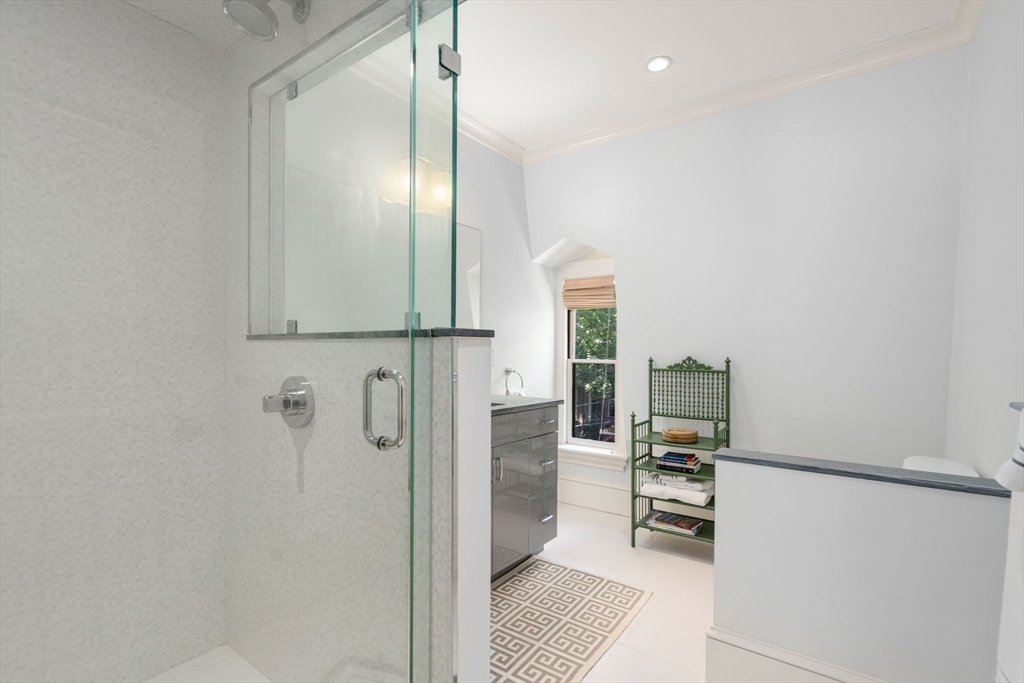 Cambridge, Massachusetts, 02140, United States, 4 Bedrooms Bedrooms, ,4 BathroomsBathrooms,Residential,For Sale,1947050