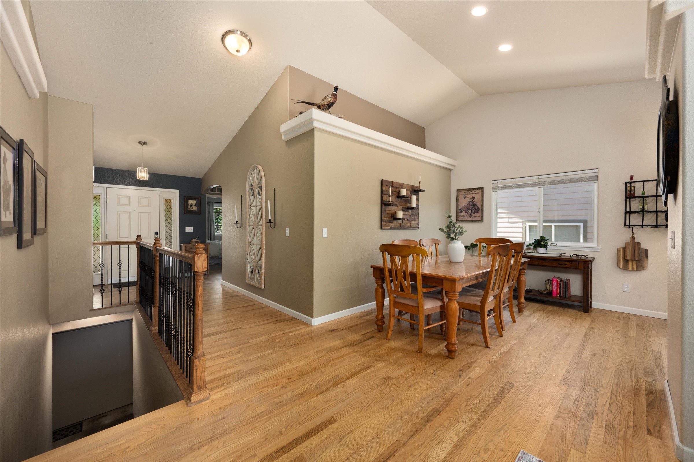  Main-Level Living Meets Unbeatable Storage and Outdoor Space - 物件實景