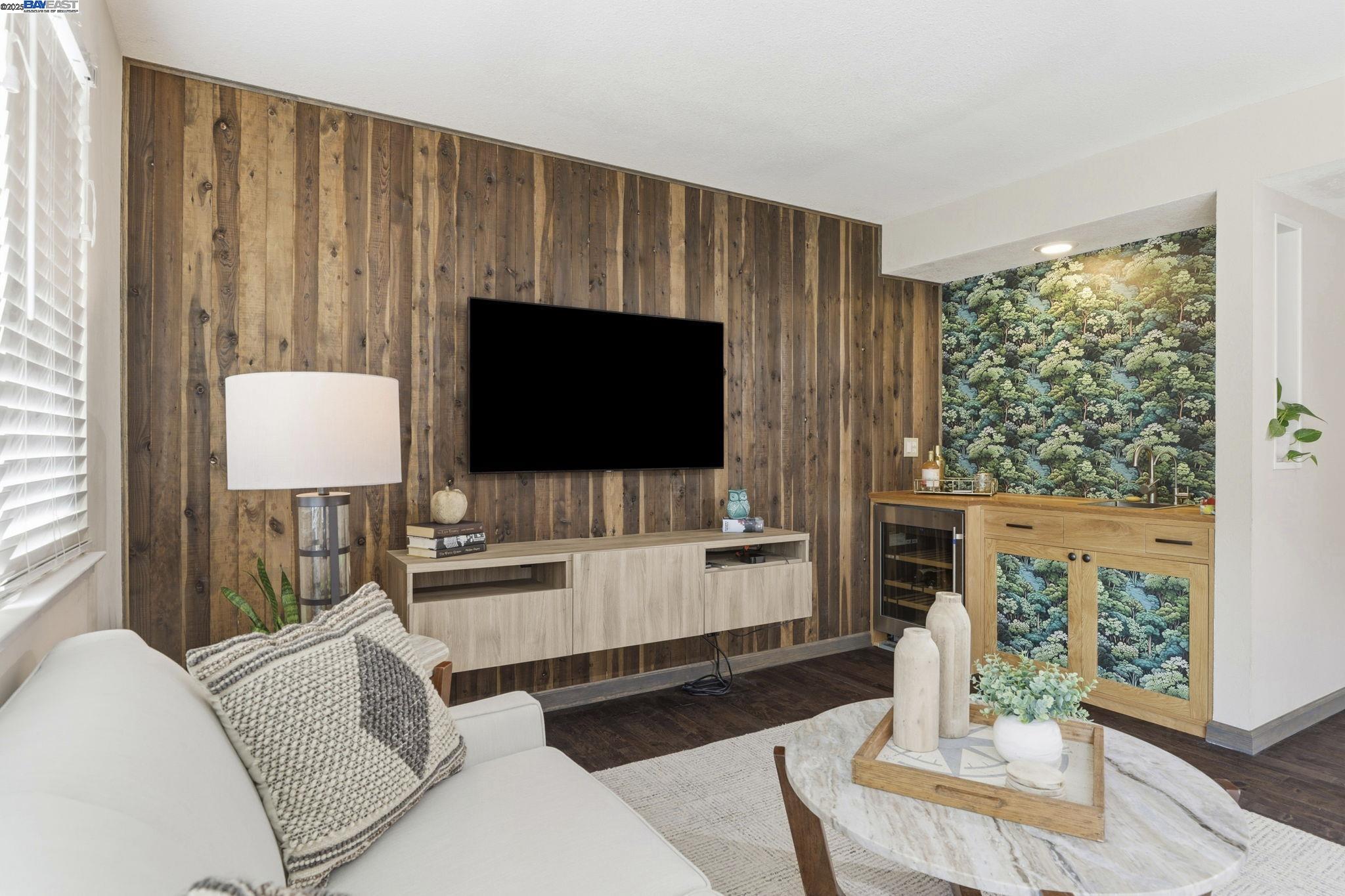 Pleasanton, California, 94566, United States, 4 Bedrooms Bedrooms, ,2 BathroomsBathrooms,Residential,For Sale,1988174