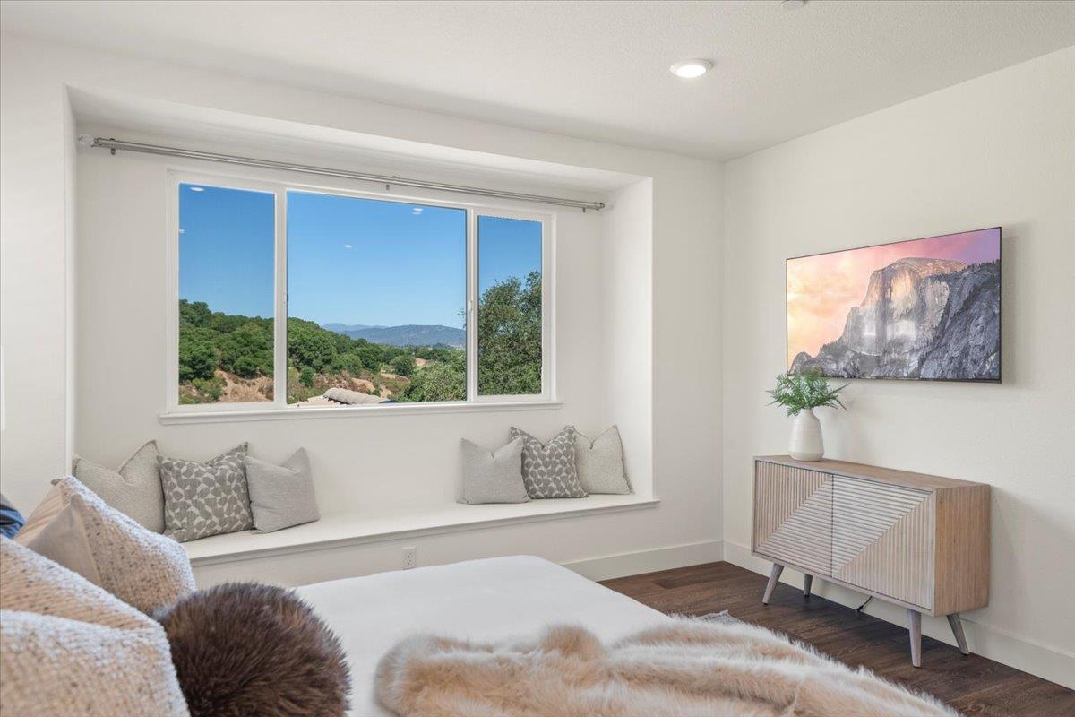 Gilroy, California, 95020, United States, 4 Bedrooms Bedrooms, ,3 BathroomsBathrooms,Residential,For Sale,1907628