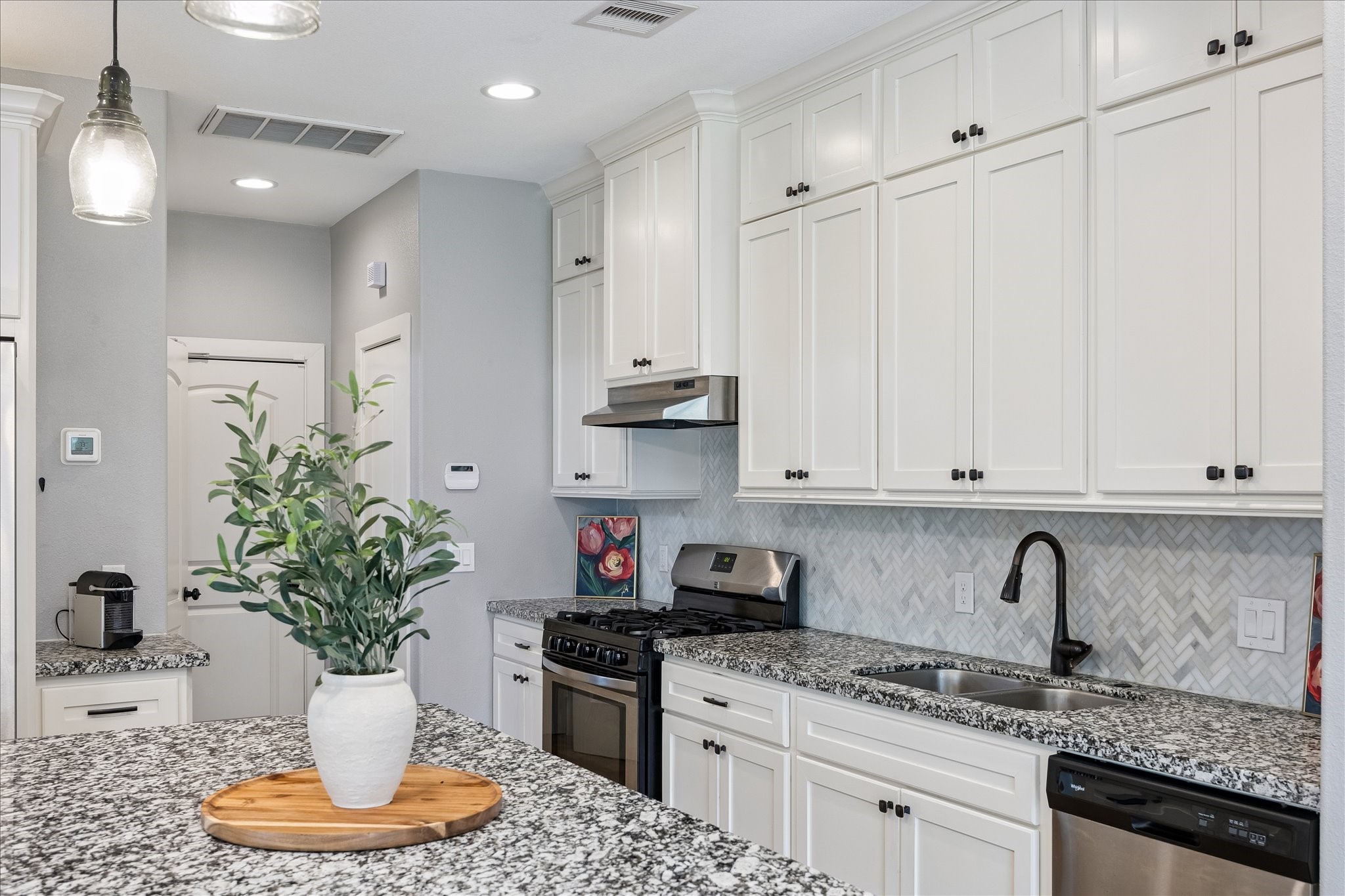  3605 Billingsley Street B - 物件實景