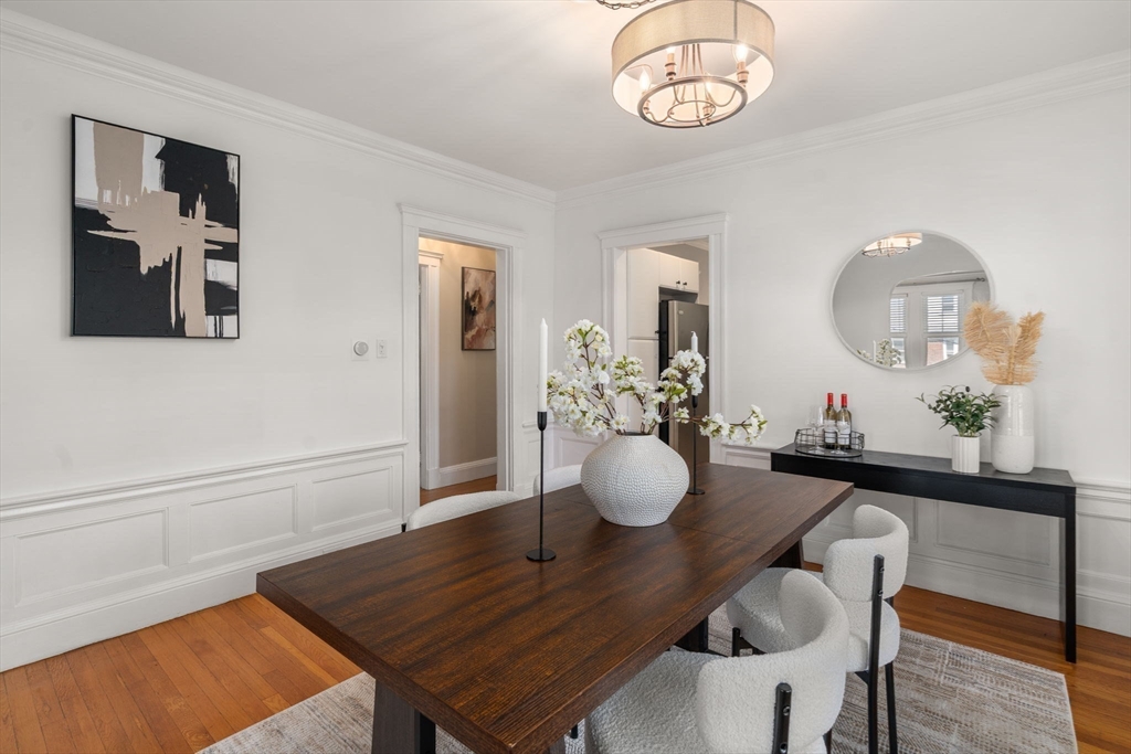 Newton, Massachusetts, 02458, United States, 2 Bedrooms Bedrooms, ,2 BathroomsBathrooms,Residential,For Sale,1906436