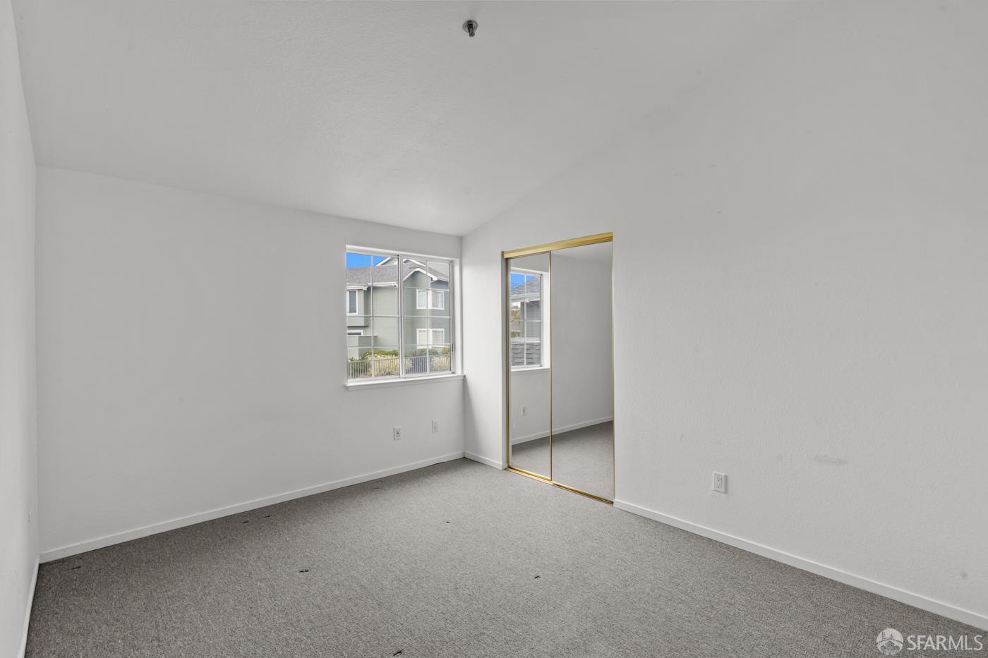 Daly City, California, 94014, United States, 2 Bedrooms Bedrooms, ,3 BathroomsBathrooms,Residential,For Sale,1938525