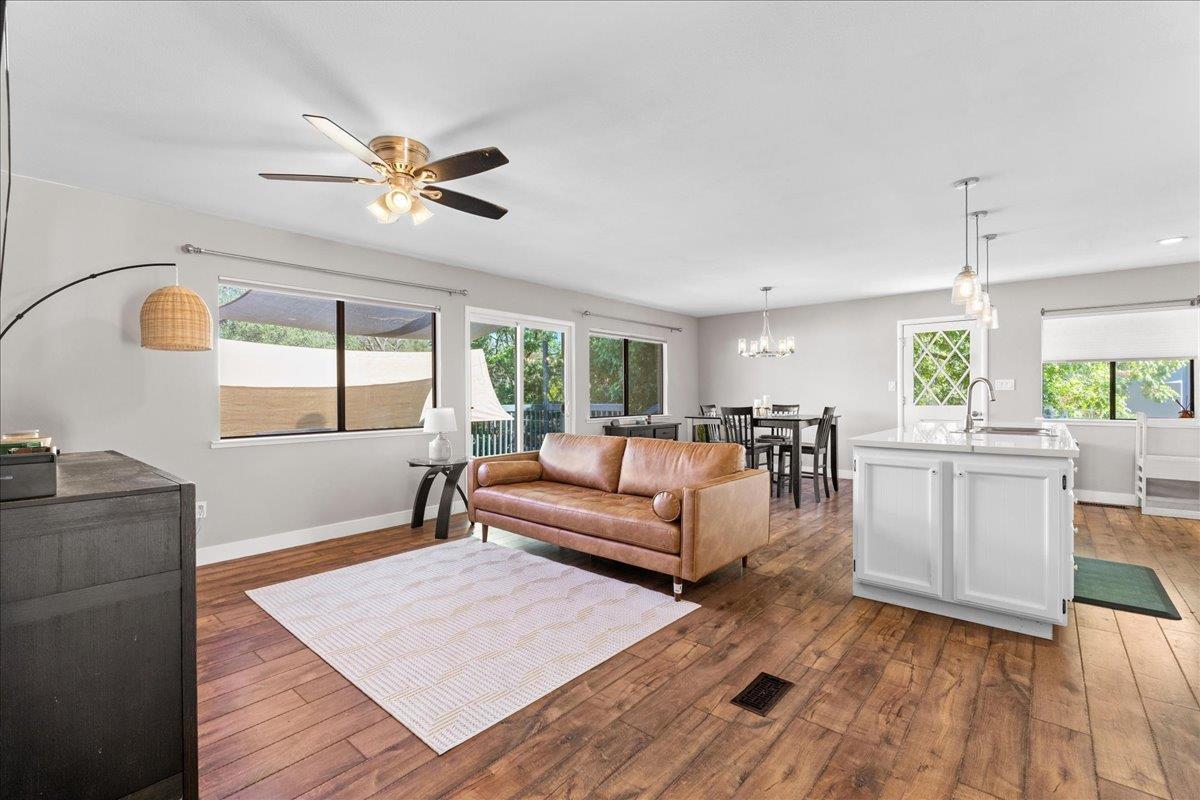 Rescue, California, 95672, United States, 3 Bedrooms Bedrooms, ,2 BathroomsBathrooms,Residential,For Sale,1976417