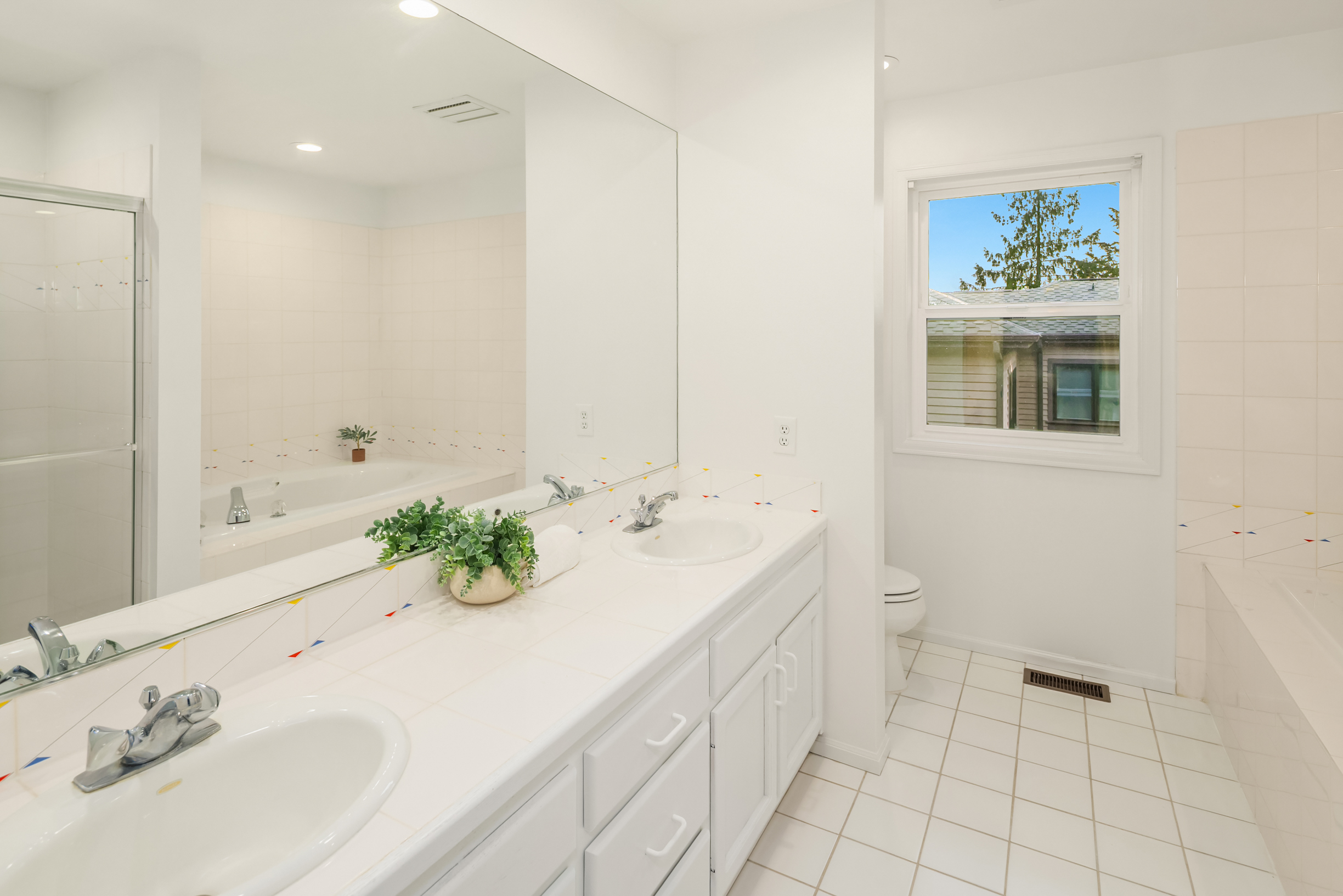  7020 96th Avenue Southeast, Mercer Island, WA 98040 - 物件實景