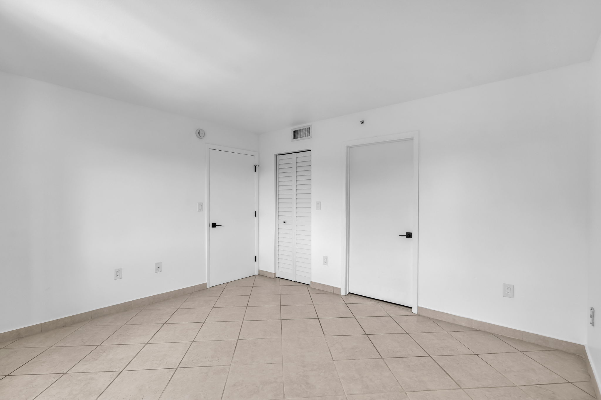  1401 Bay Rd, Miami Beach, FL, 33139 - 物件實景