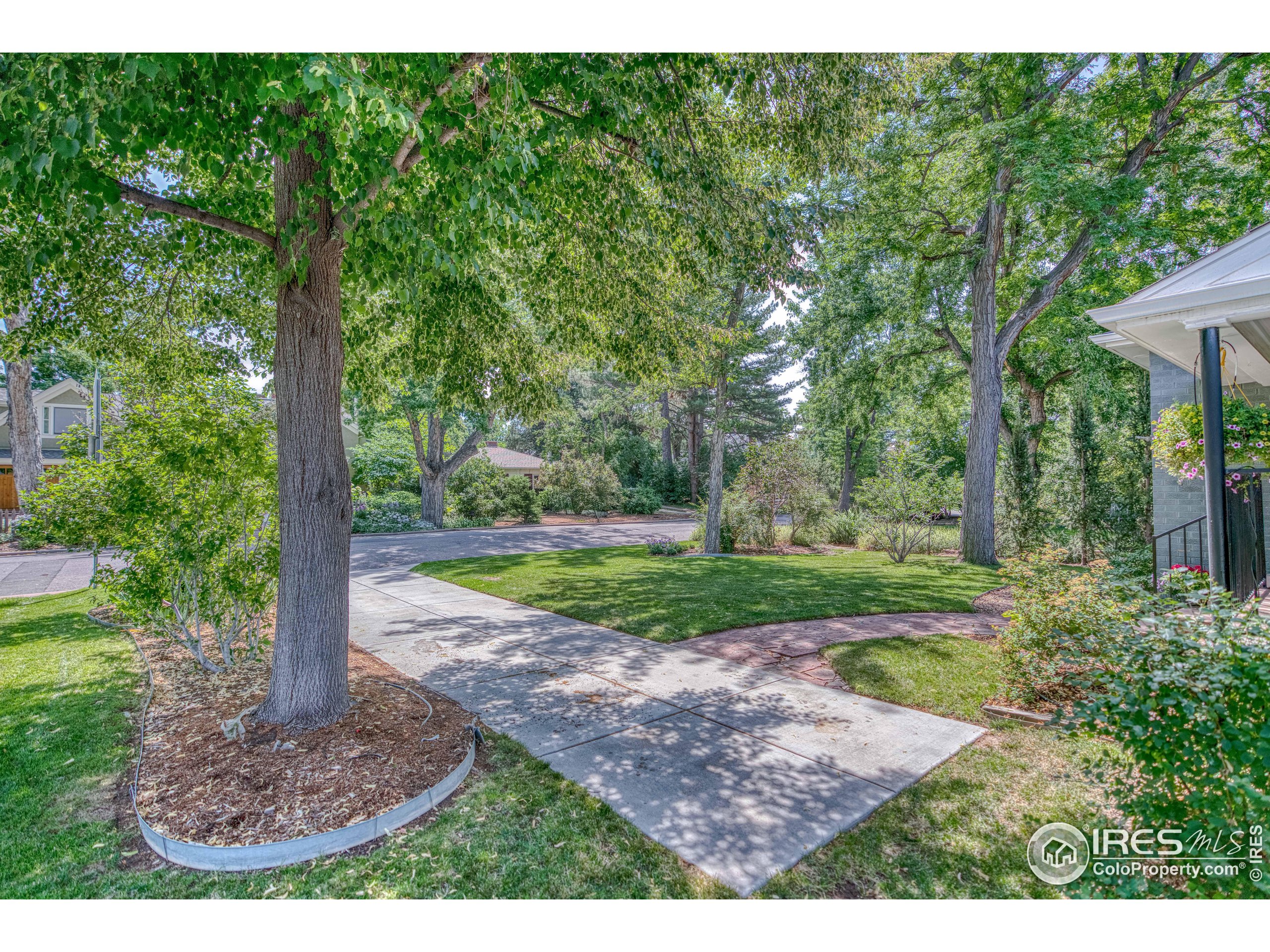 Denver, Colorado, 80220, United States, 4 Bedrooms Bedrooms, ,2 BathroomsBathrooms,Residential,For Sale,1901217