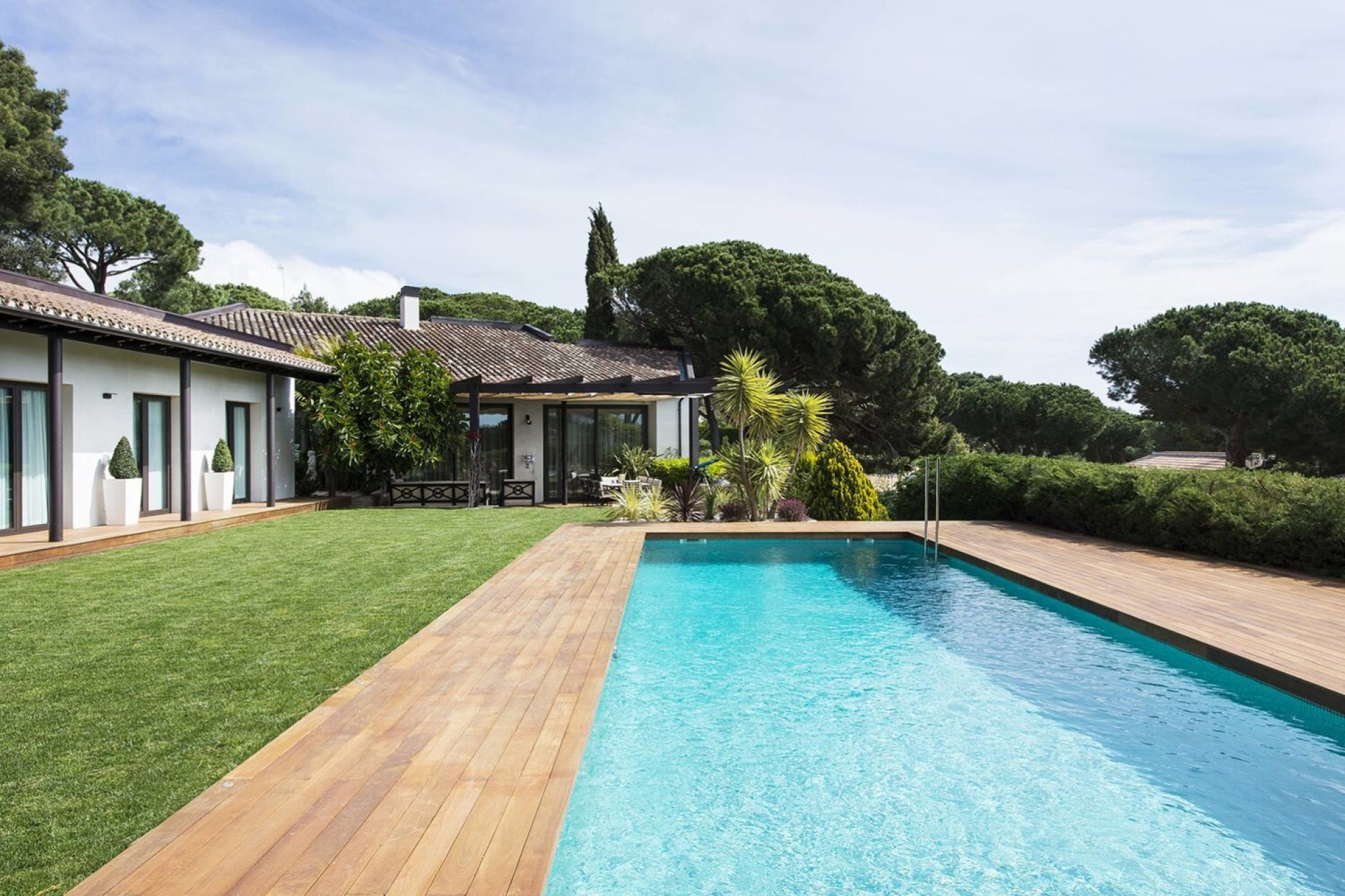  Spectacular villa of modern lines at 600 m from the beach - 物件實景