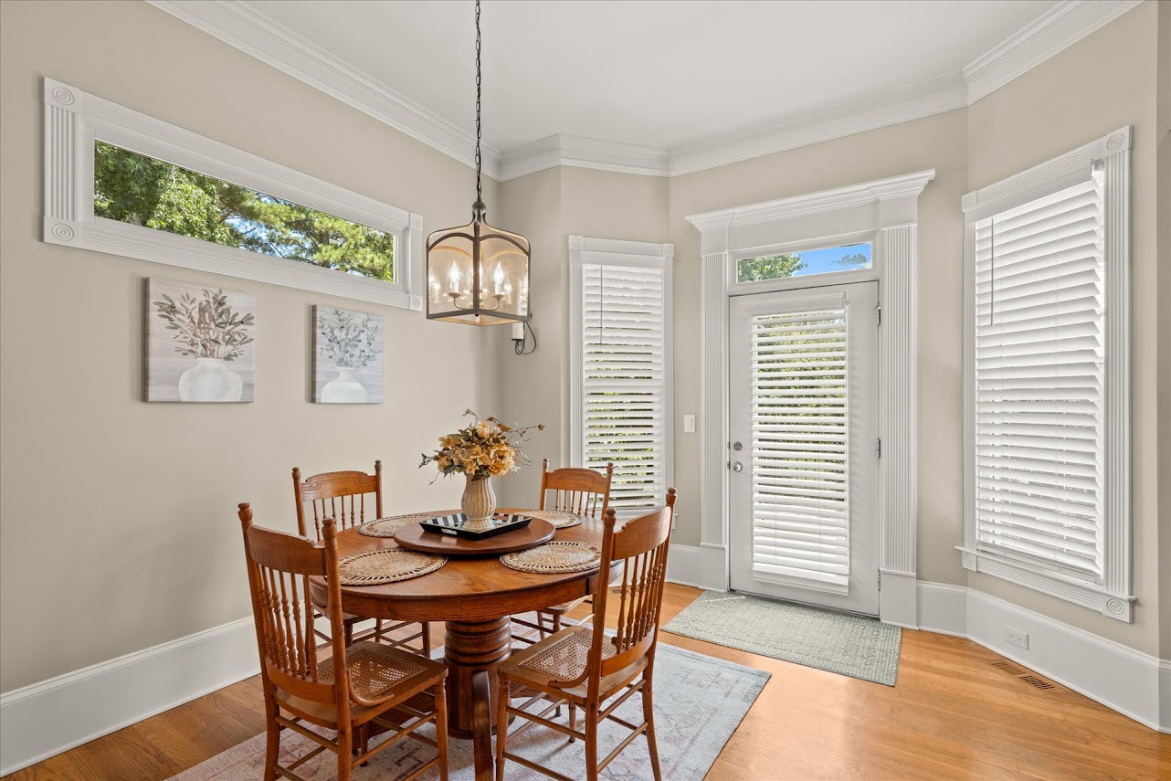 Carrollton, Georgia, 30116, United States, 6 Bedrooms Bedrooms, ,5 BathroomsBathrooms,Residential,For Sale,1893657