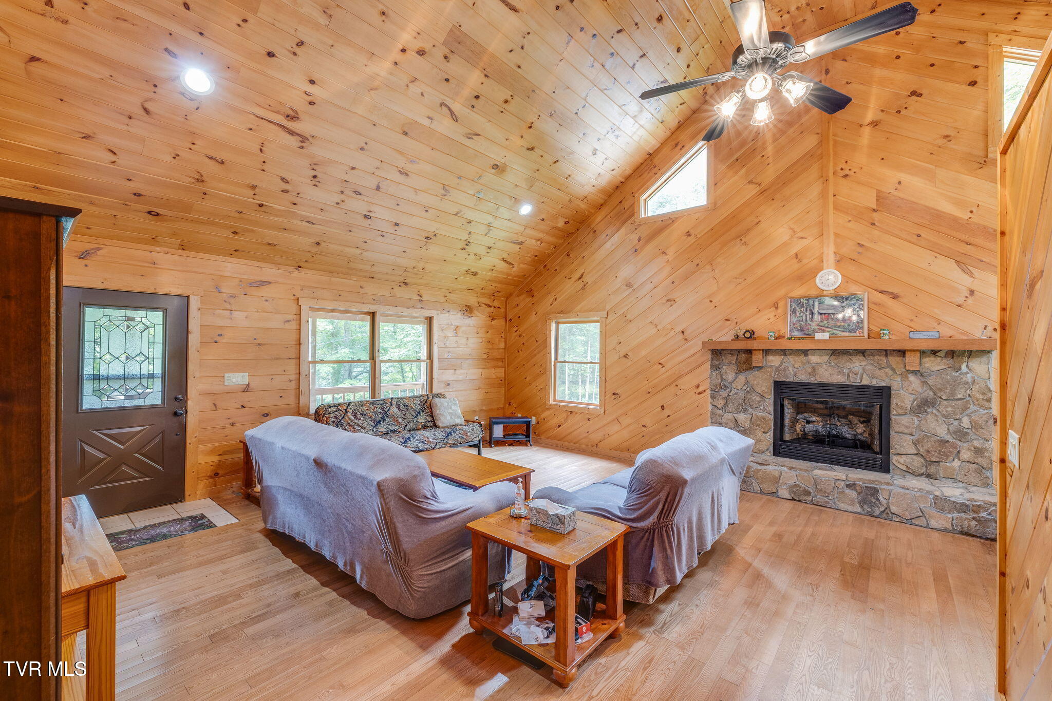 Butler, Tennessee, 37640, United States, 2 Bedrooms Bedrooms, ,3 BathroomsBathrooms,Residential,For Sale,1914007