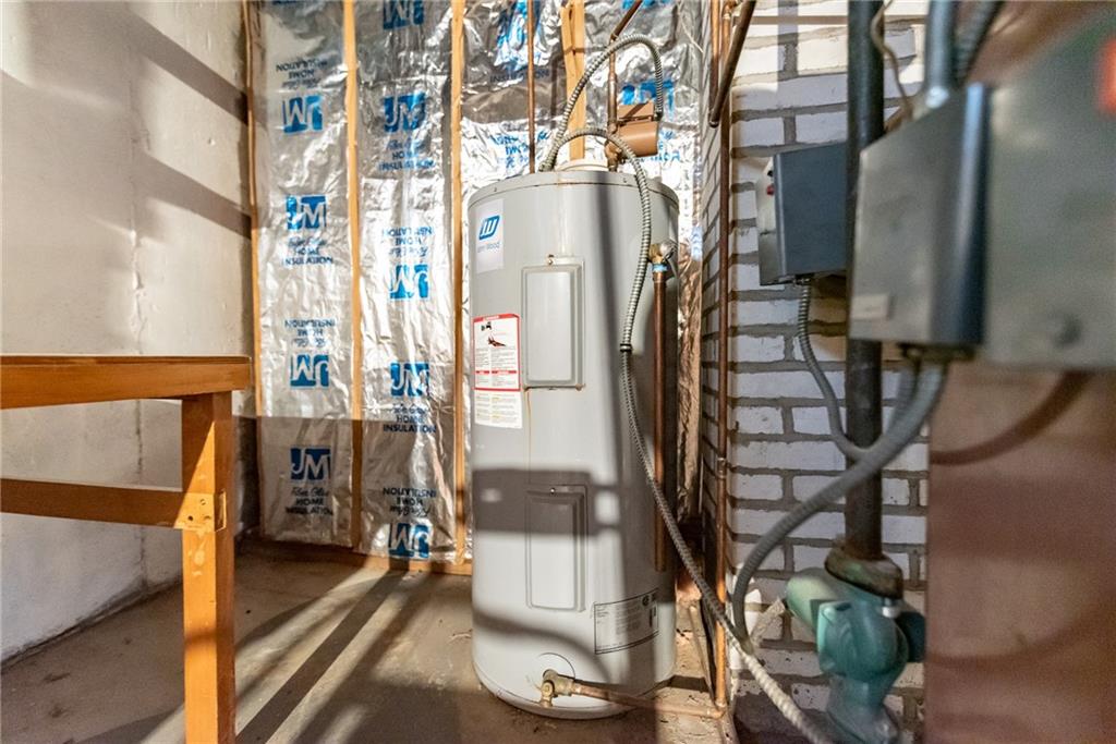 North Attleboro, Massachusetts, 02760, United States, 3 Bedrooms Bedrooms, ,1 BathroomBathrooms,Residential,For Sale,1975317