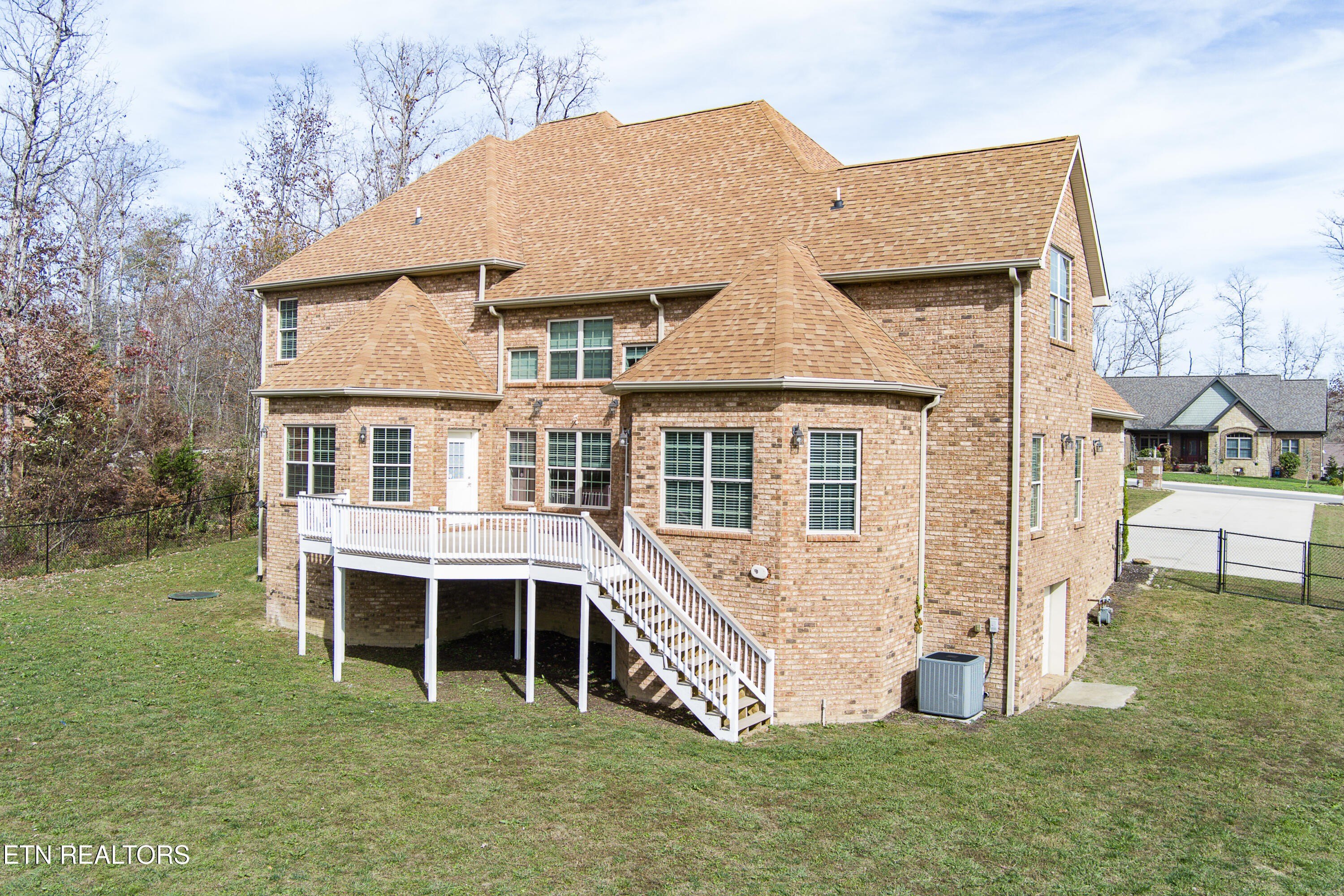 39 N Riverview Ln., Crossville, Tennessee, 38555, United States, 5 Bedrooms Bedrooms, ,5 BathroomsBathrooms,Residential,For Sale,39 N Riverview Ln.,1654091
