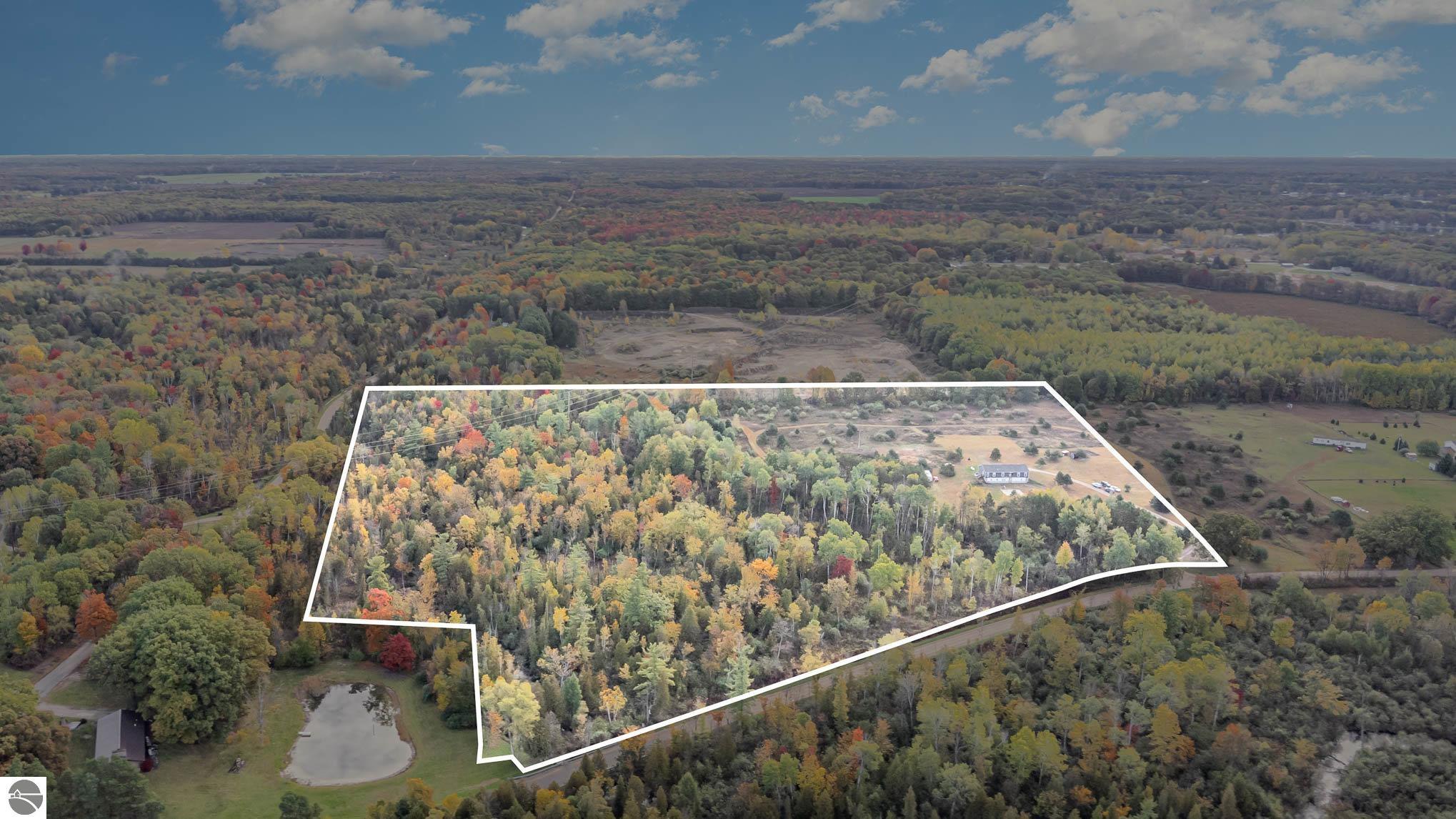 Vestaburg, Michigan, 48891, United States, 6 Bedrooms Bedrooms, ,3 BathroomsBathrooms,Residential,For Sale,1976935