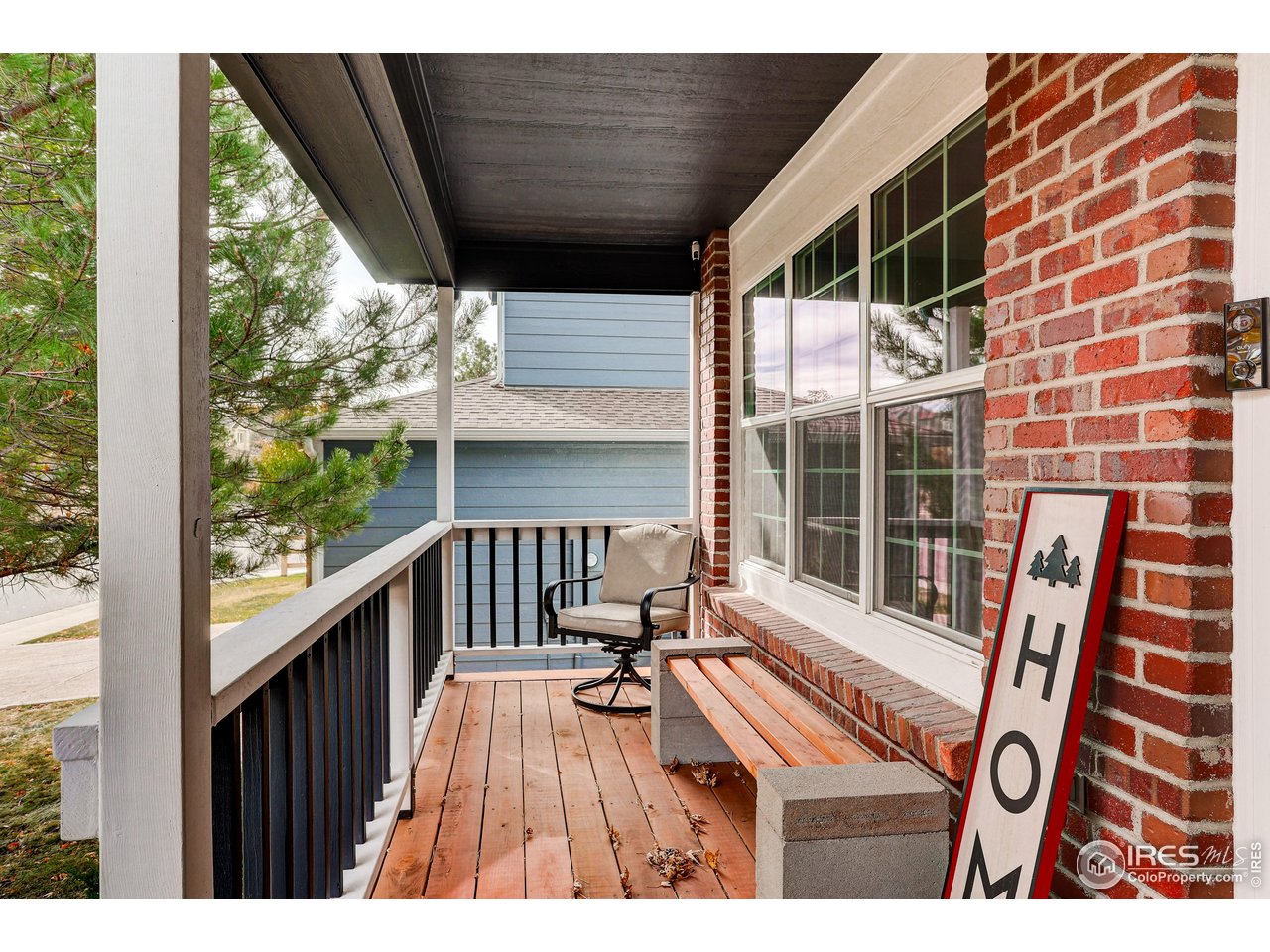 Aurora, Colorado, 80015, United States, 4 Bedrooms Bedrooms, ,2 BathroomsBathrooms,Residential,For Sale,2001847