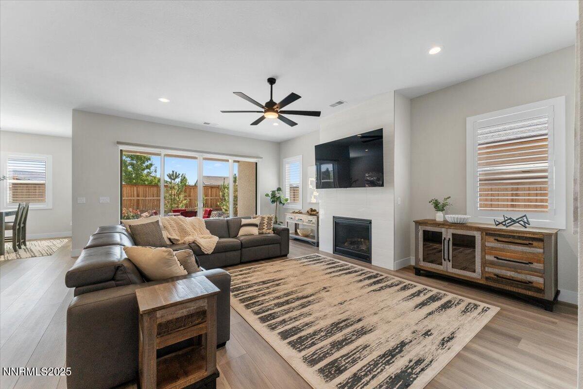 Sparks, Nevada, 89436, United States, 3 Bedrooms Bedrooms, ,3 BathroomsBathrooms,Residential,For Sale,1942238