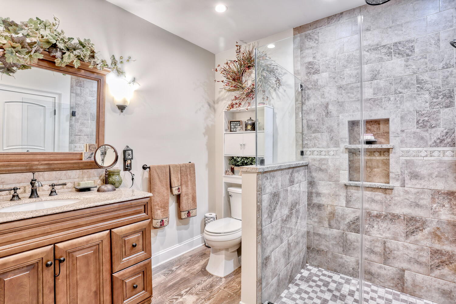 Clifton, New Jersey, 07011, United States, 2 Bedrooms Bedrooms, ,2 BathroomsBathrooms,Residential,For Sale,1975709