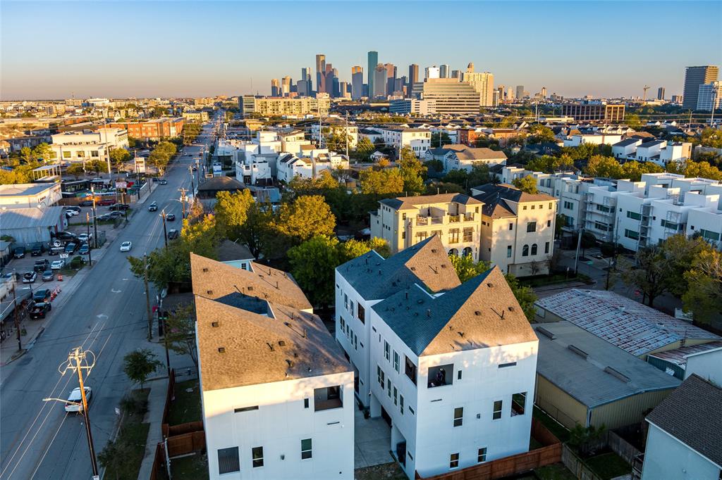 Houston, Texas, 77007, United States, 3 Bedrooms Bedrooms, ,4 BathroomsBathrooms,Residential,For Sale,1723683