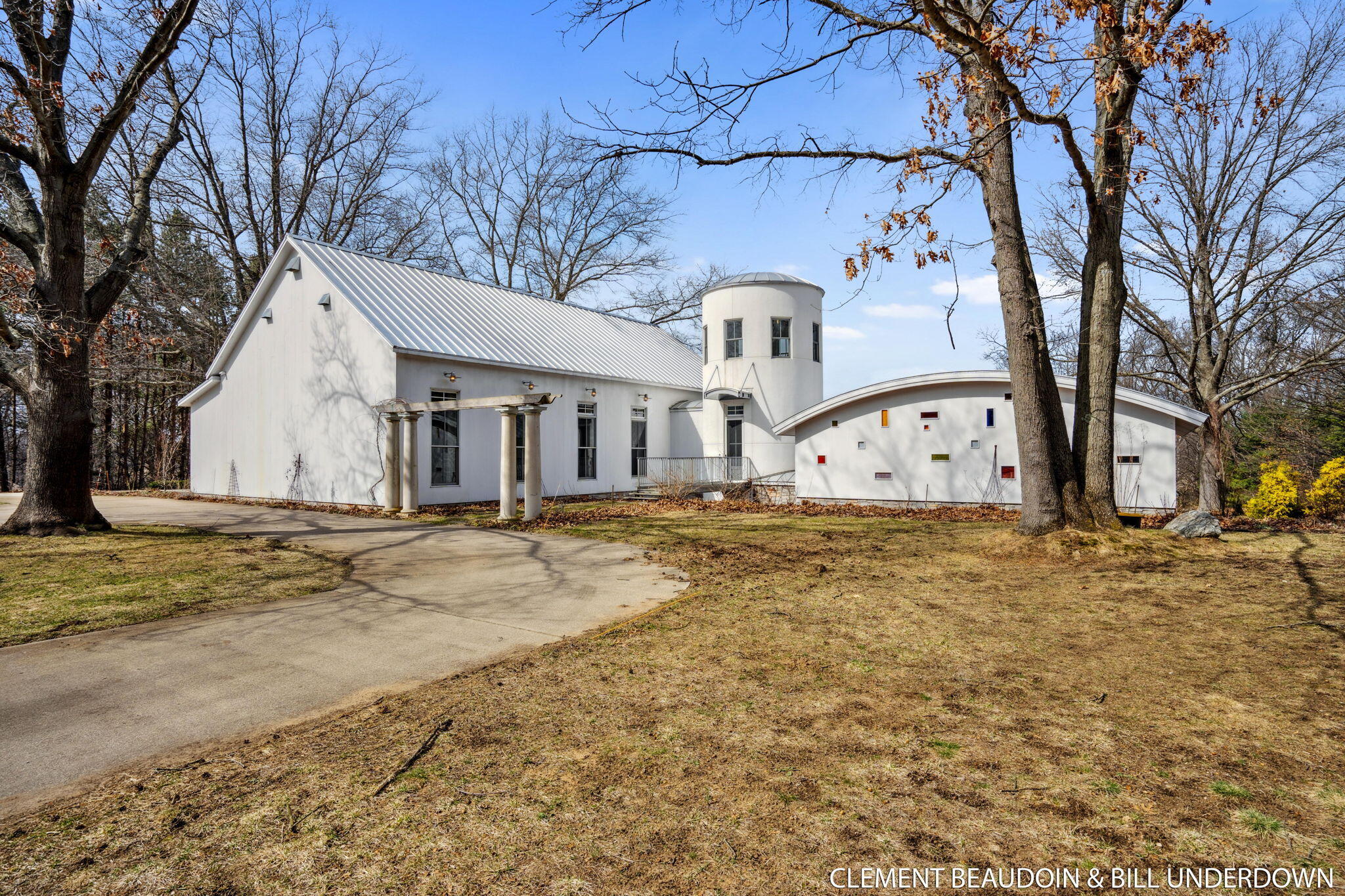 Fennville, Michigan, 49408, United States, 5 Bedrooms Bedrooms, ,7 BathroomsBathrooms,Residential,For Sale,1973707