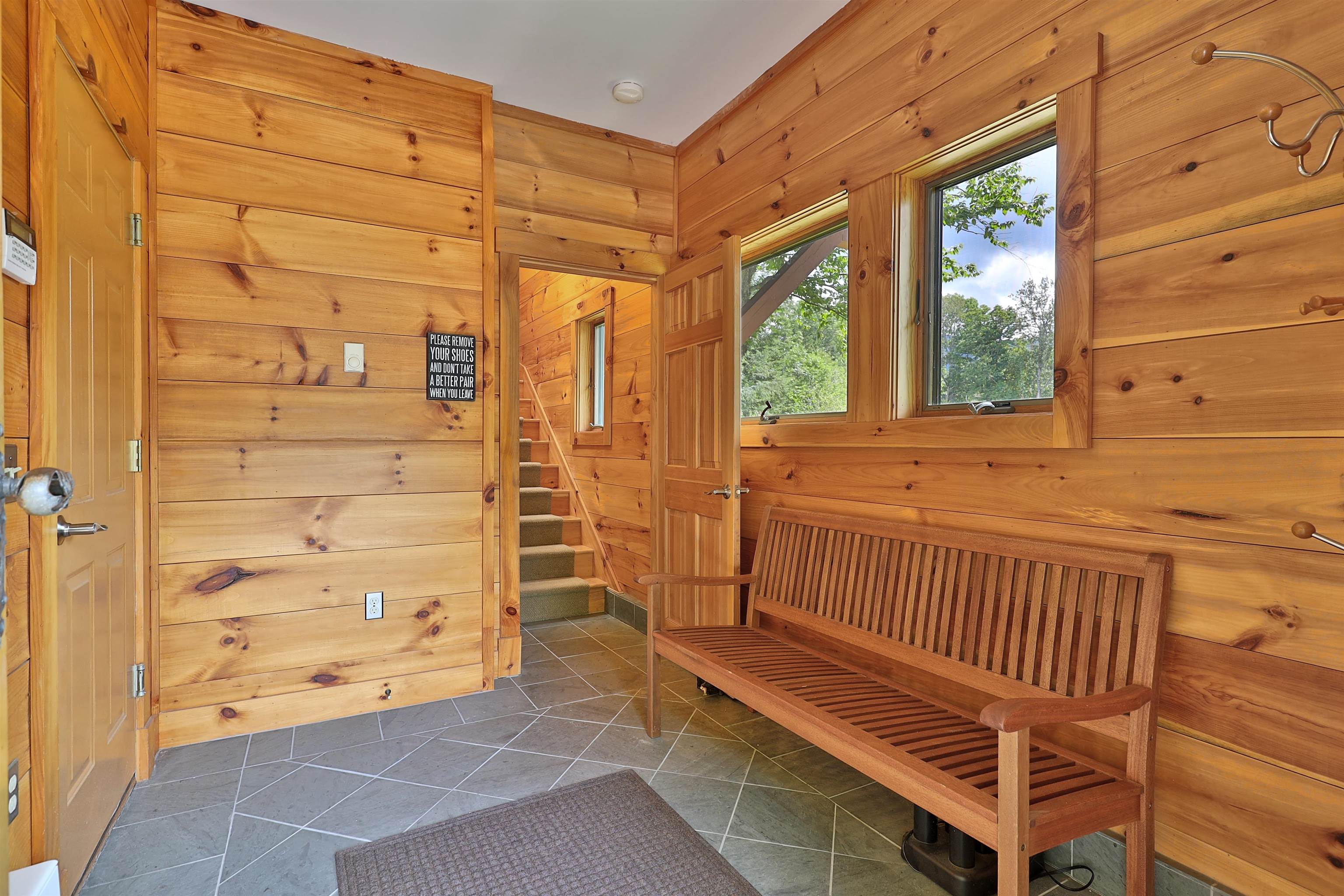  426 Roaring Brook Road - 物件實景