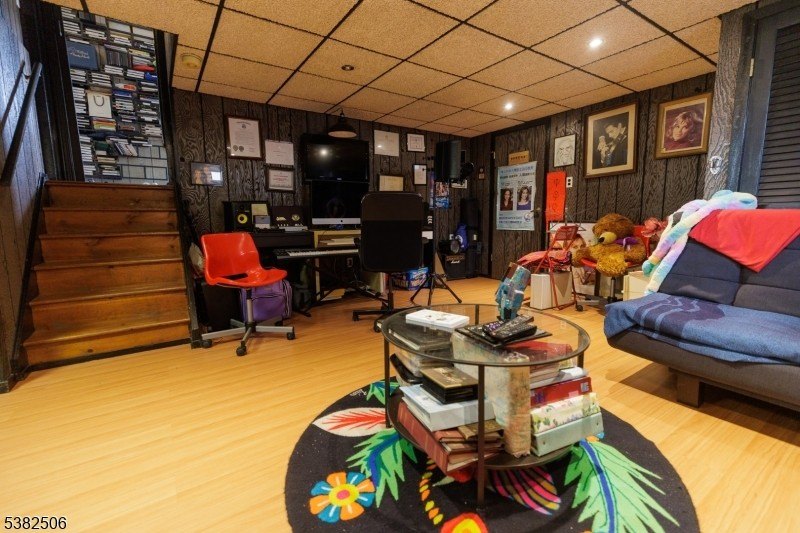 Linden City, New Jersey, 07036-3639, United States, 3 Bedrooms Bedrooms, ,3 BathroomsBathrooms,Residential,For Sale,1973750