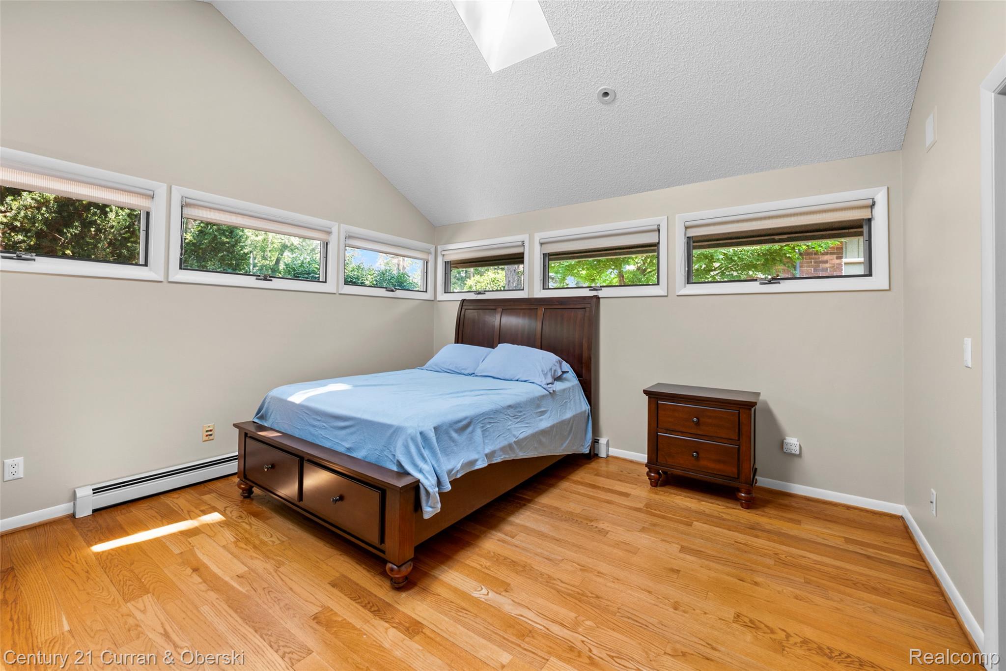 Walled Lake, Michigan, 48390, United States, 3 Bedrooms Bedrooms, ,3 BathroomsBathrooms,Residential,For Sale,1981243