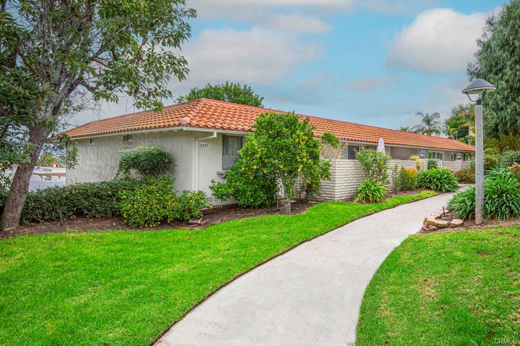 Laguna Woods, California, 92637, United States, 2 Bedrooms Bedrooms, ,1 BathroomBathrooms,Residential,For Sale,1999201