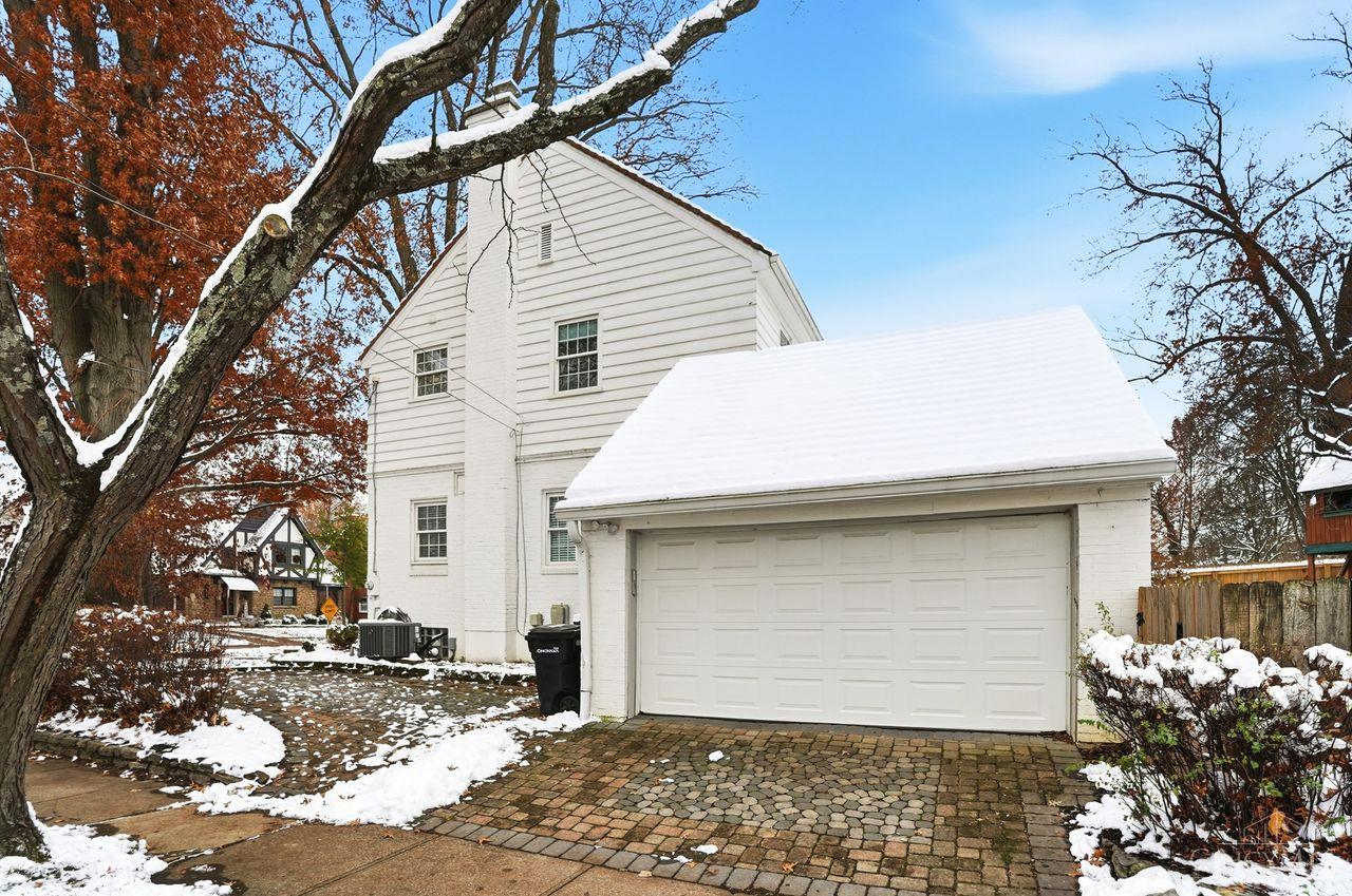 Cincinnati, Ohio, 45209, United States, 3 Bedrooms Bedrooms, ,4 BathroomsBathrooms,Residential,For Sale,2003338