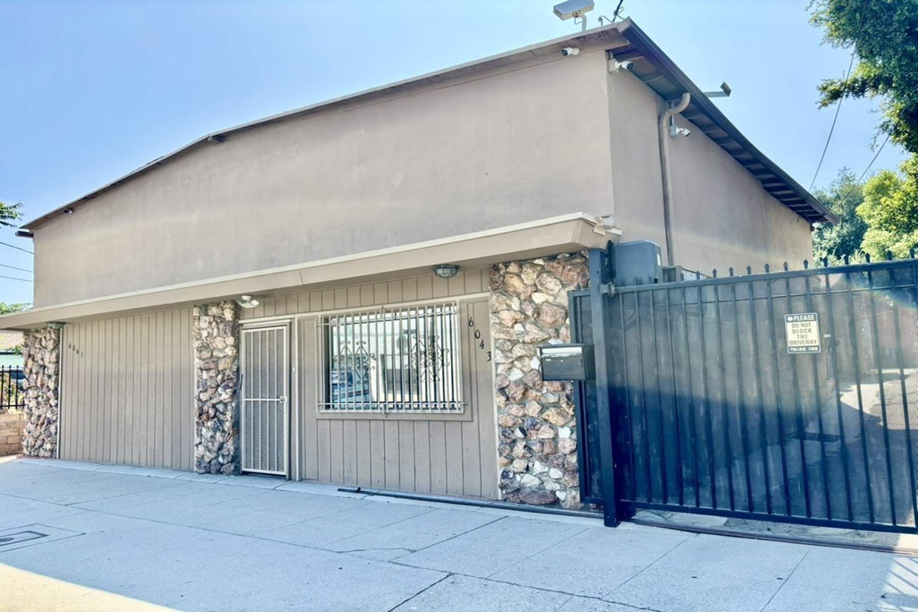  6041 Cleon Avenue - 物件實景