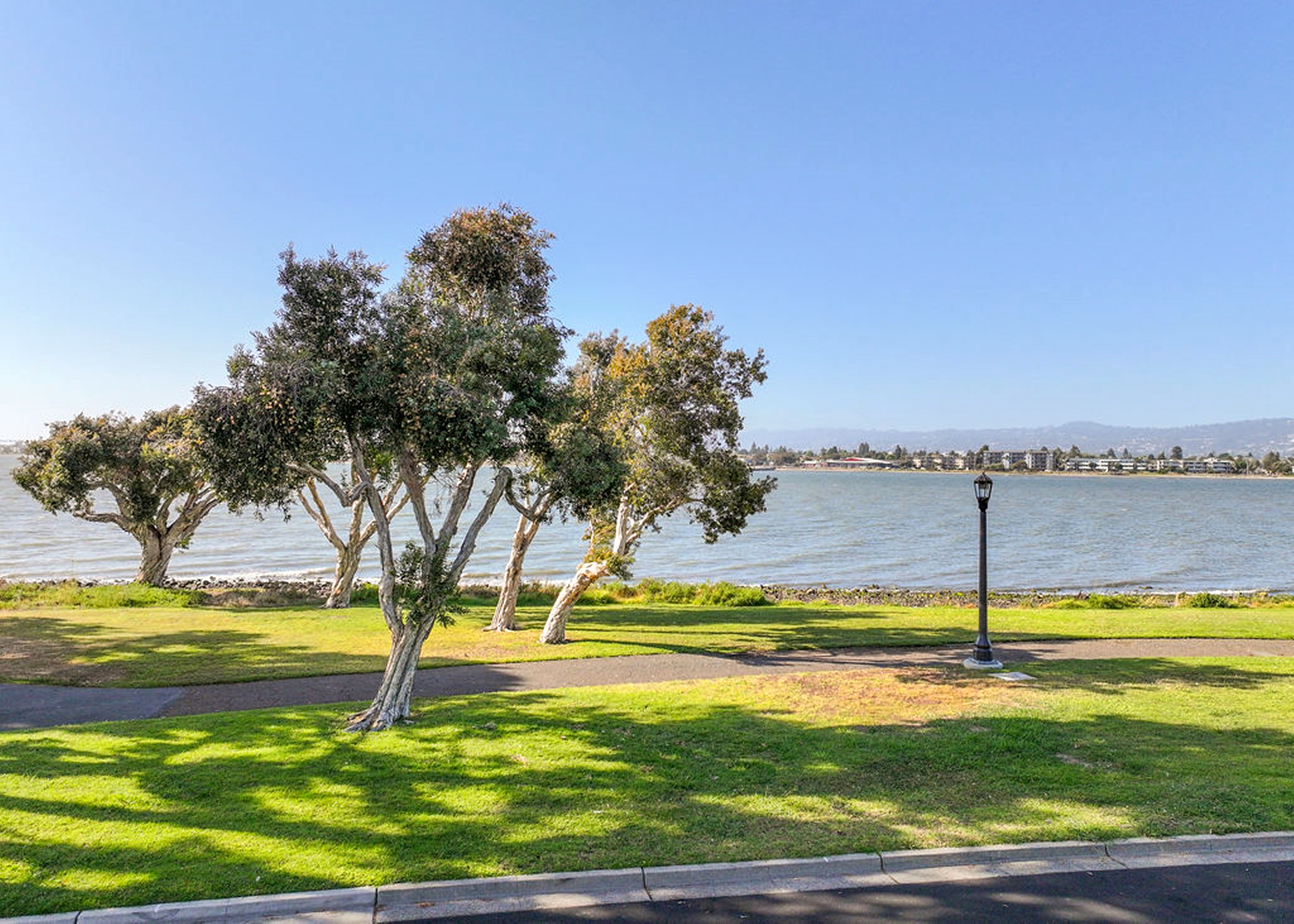 Harbor Bay Elegance  Sophisticated Townhome with Sweeping Bay Views - 物件實景