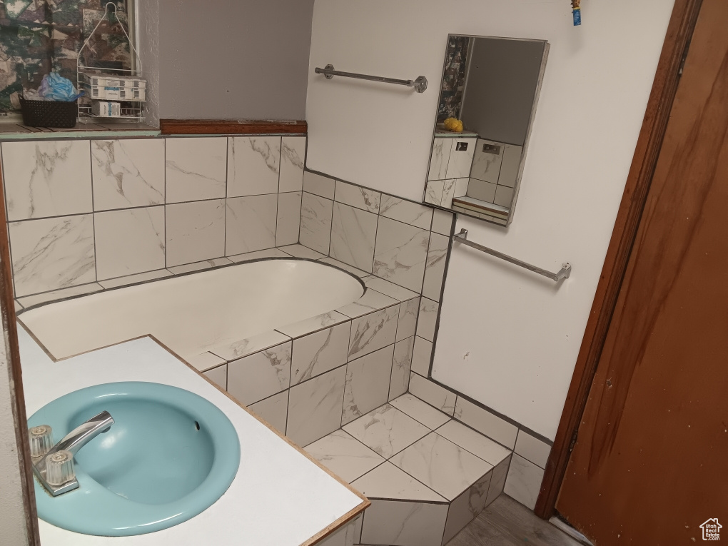 SALINA, Utah, 84654, United States, 16 Bedrooms Bedrooms, ,8 BathroomsBathrooms,Residential,For Sale,1874235
