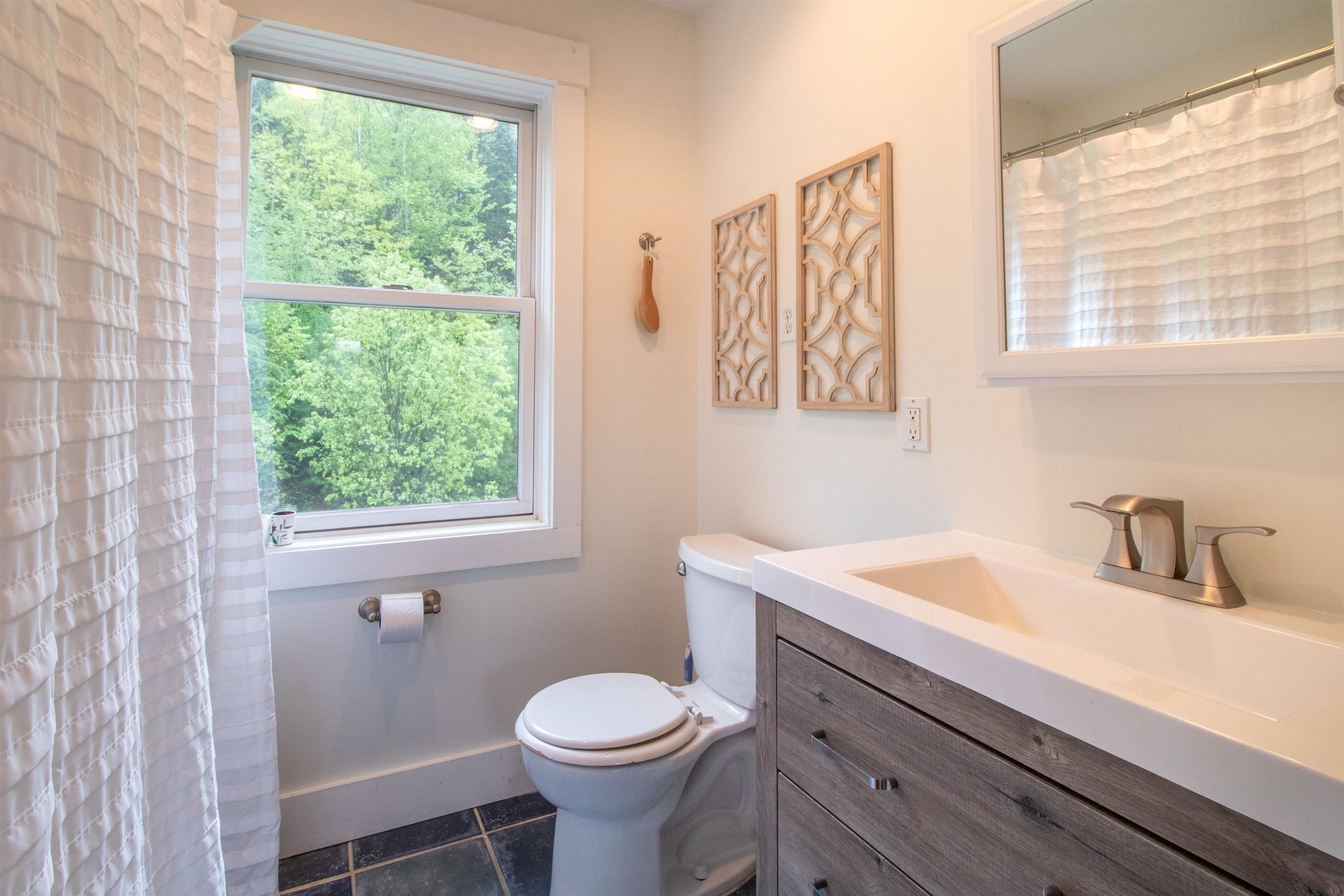 Kirby, Vermont, 05851, United States, 5 Bedrooms Bedrooms, ,3 BathroomsBathrooms,Residential,For Sale,2036584