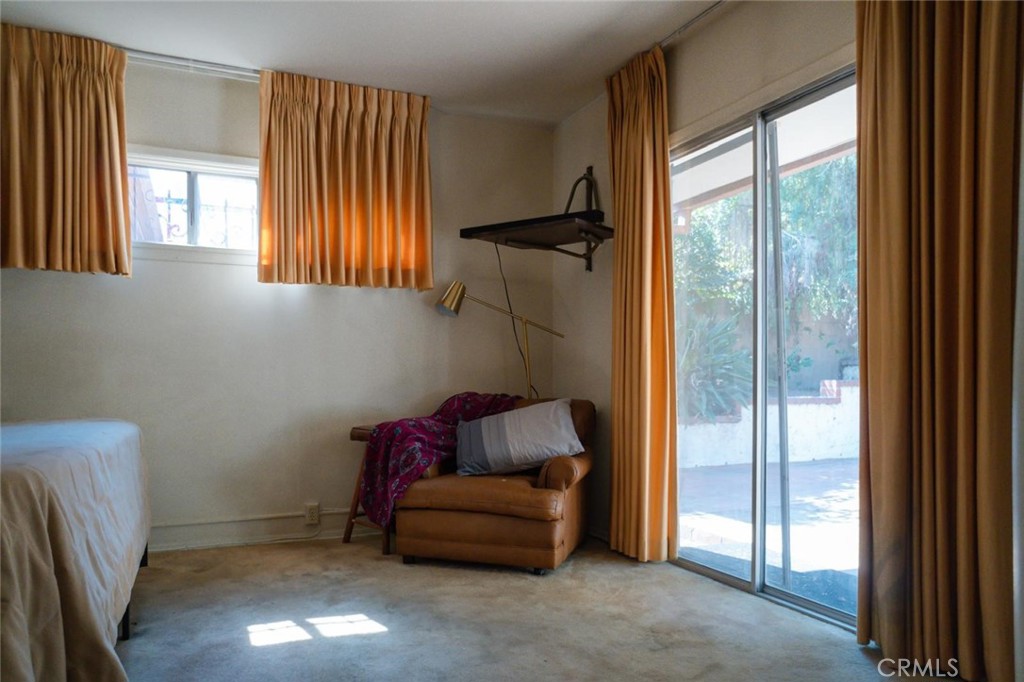 Los Angeles, California, 90018, United States, 2 Bedrooms Bedrooms, ,1 BathroomBathrooms,Residential,For Sale,1928435