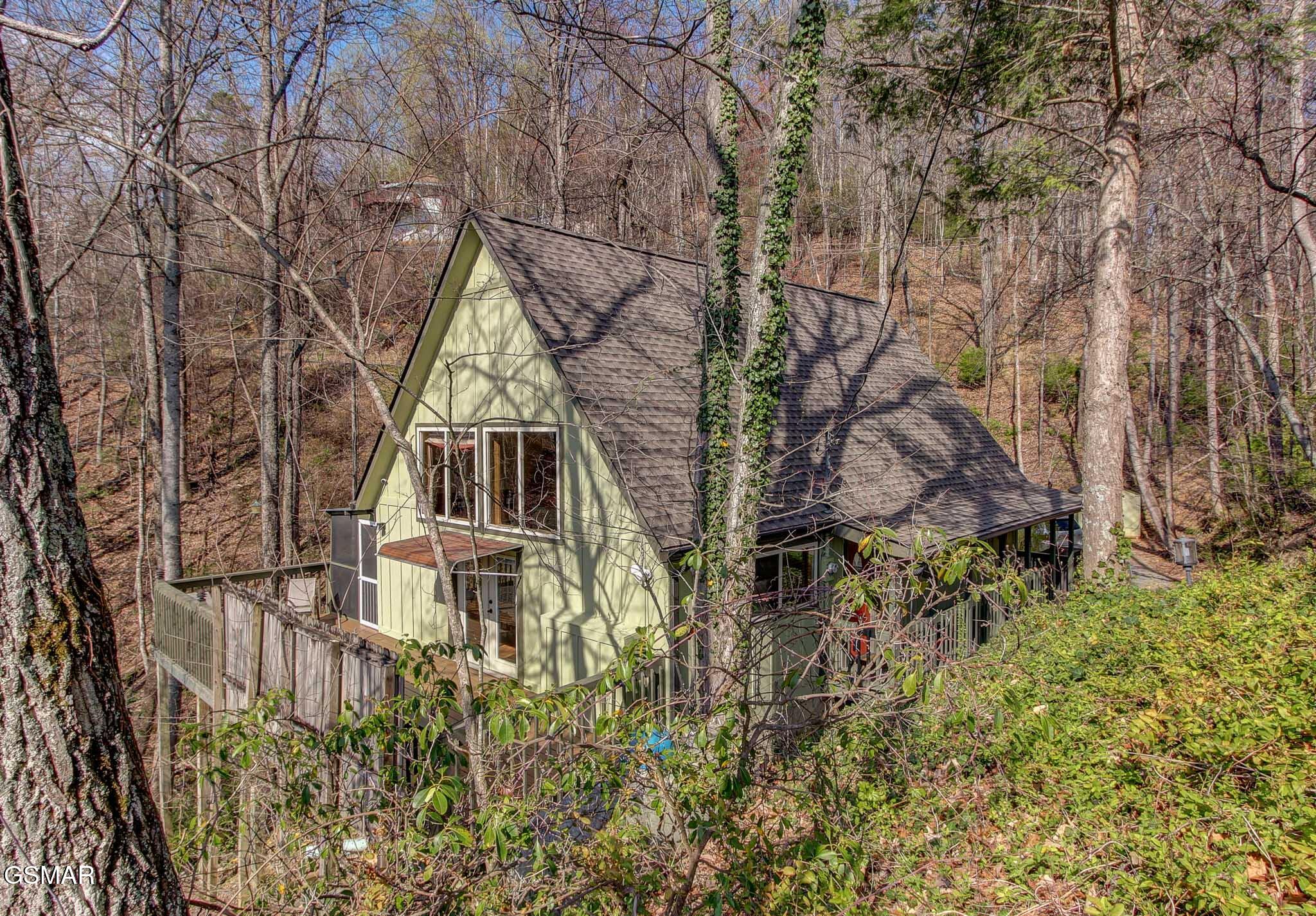 Gatlinburg, Tennessee, 37738, United States, 3 Bedrooms Bedrooms, ,4 BathroomsBathrooms,Residential,For Sale,1979752
