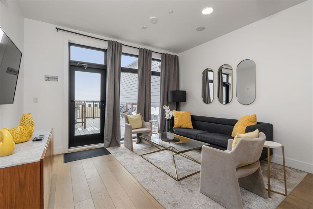 Boston, Massachusetts, 02134, United States, 2 Bedrooms Bedrooms, ,2 BathroomsBathrooms,Residential,For Sale,1941762