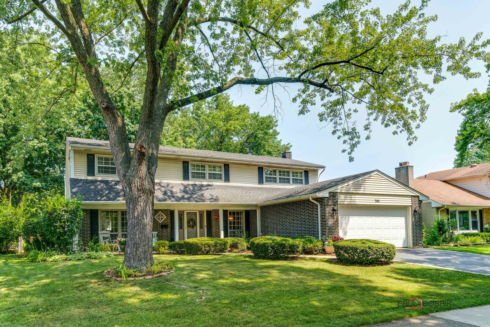 Arlington Heights, Illinois, 60005, United States, 4 Bedrooms Bedrooms, ,3 BathroomsBathrooms,Residential,For Sale,1919635