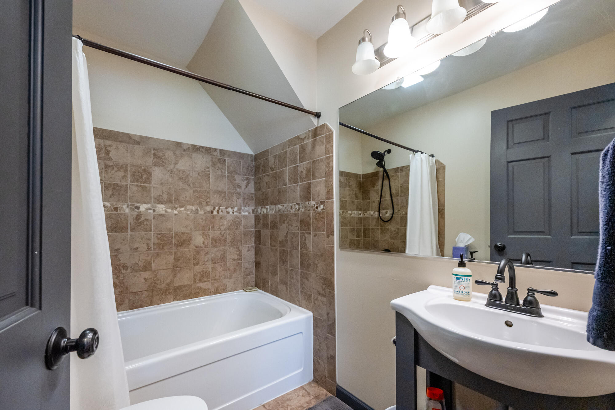 Bridgman, Michigan, 49106, United States, 6 Bedrooms Bedrooms, ,5 BathroomsBathrooms,Residential,For Sale,1921527