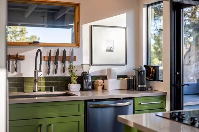 Pioneertown, California, 92268, United States, 2 Bedrooms Bedrooms, ,2 BathroomsBathrooms,Residential,For Sale,1990381