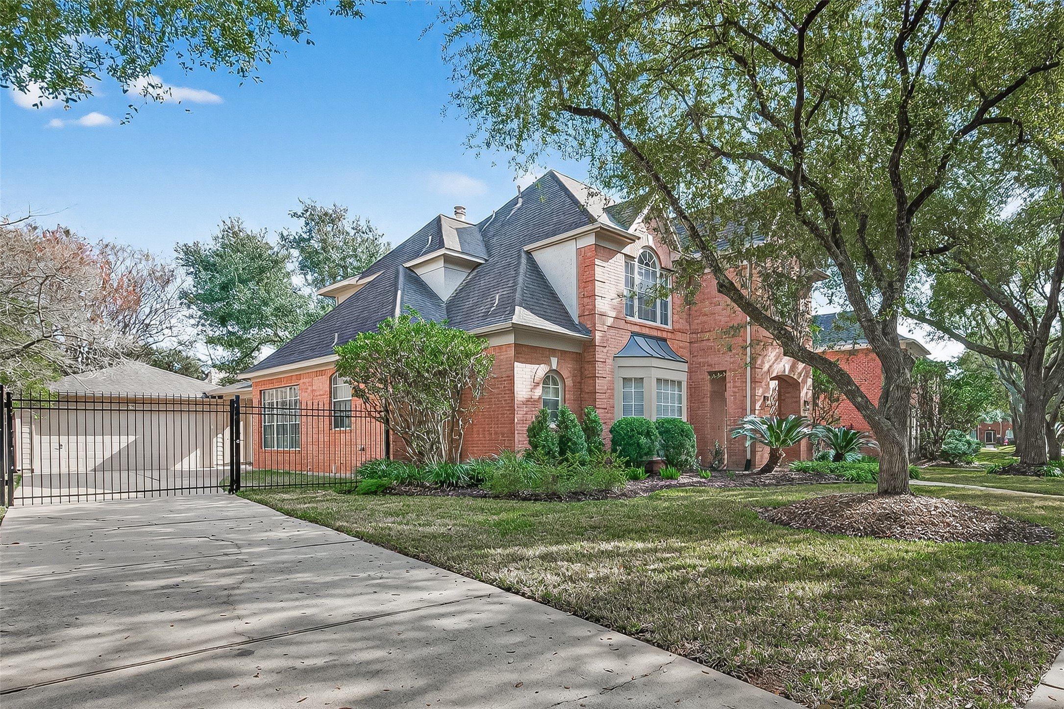 Sugar Land, Texas, 77479, United States, 4 Bedrooms Bedrooms, ,4 BathroomsBathrooms,Residential,For Sale,2006249